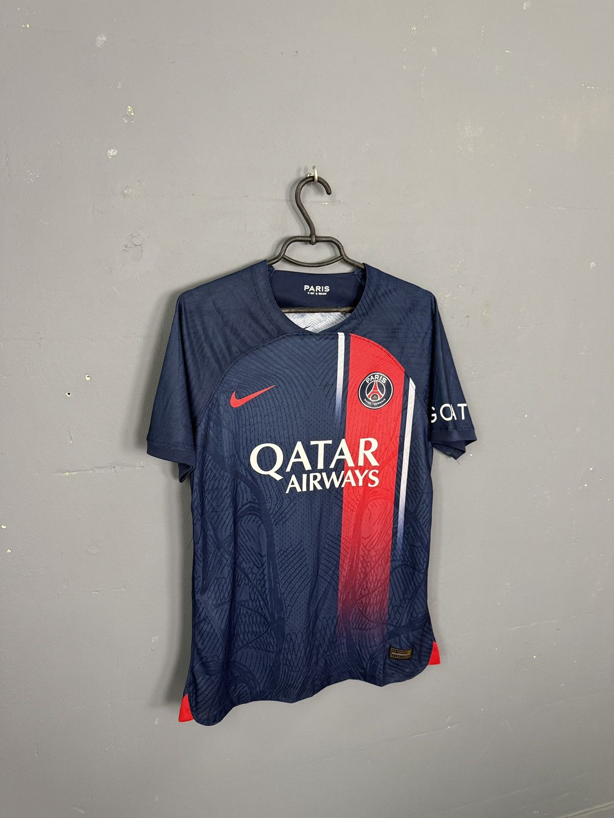 Jordan Brand Nike PSG Jersey 2023/24 Medium Player Authentic Size US L / EU 52-54 / 3 - 2 Thumbnail
