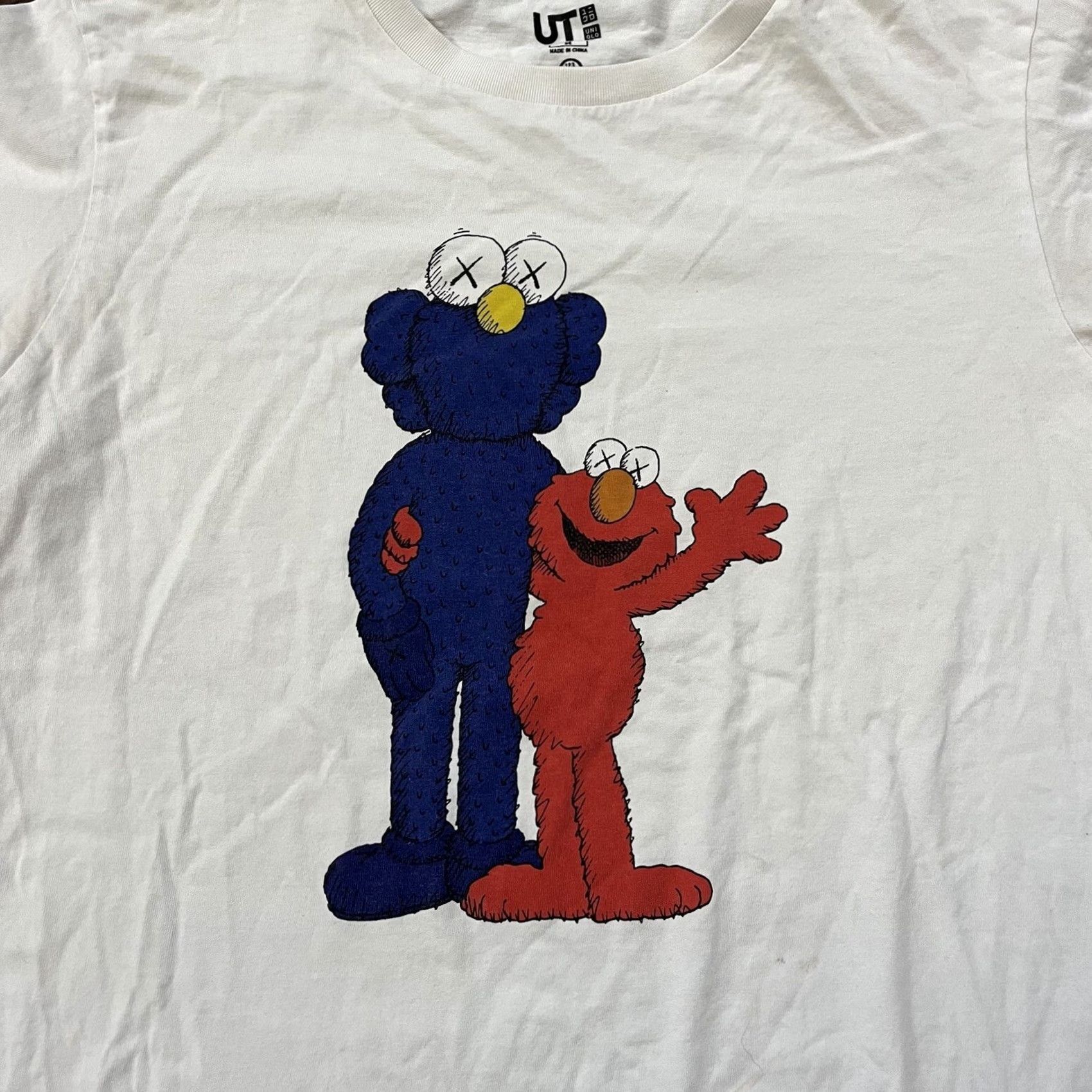 Uniqlo VINTAGE Kaws x Uniqlo x Sesame Street Elmo BFF T-Shirt M White Mens Size US M / EU 48-50 / 2 - 2 Thumbnail