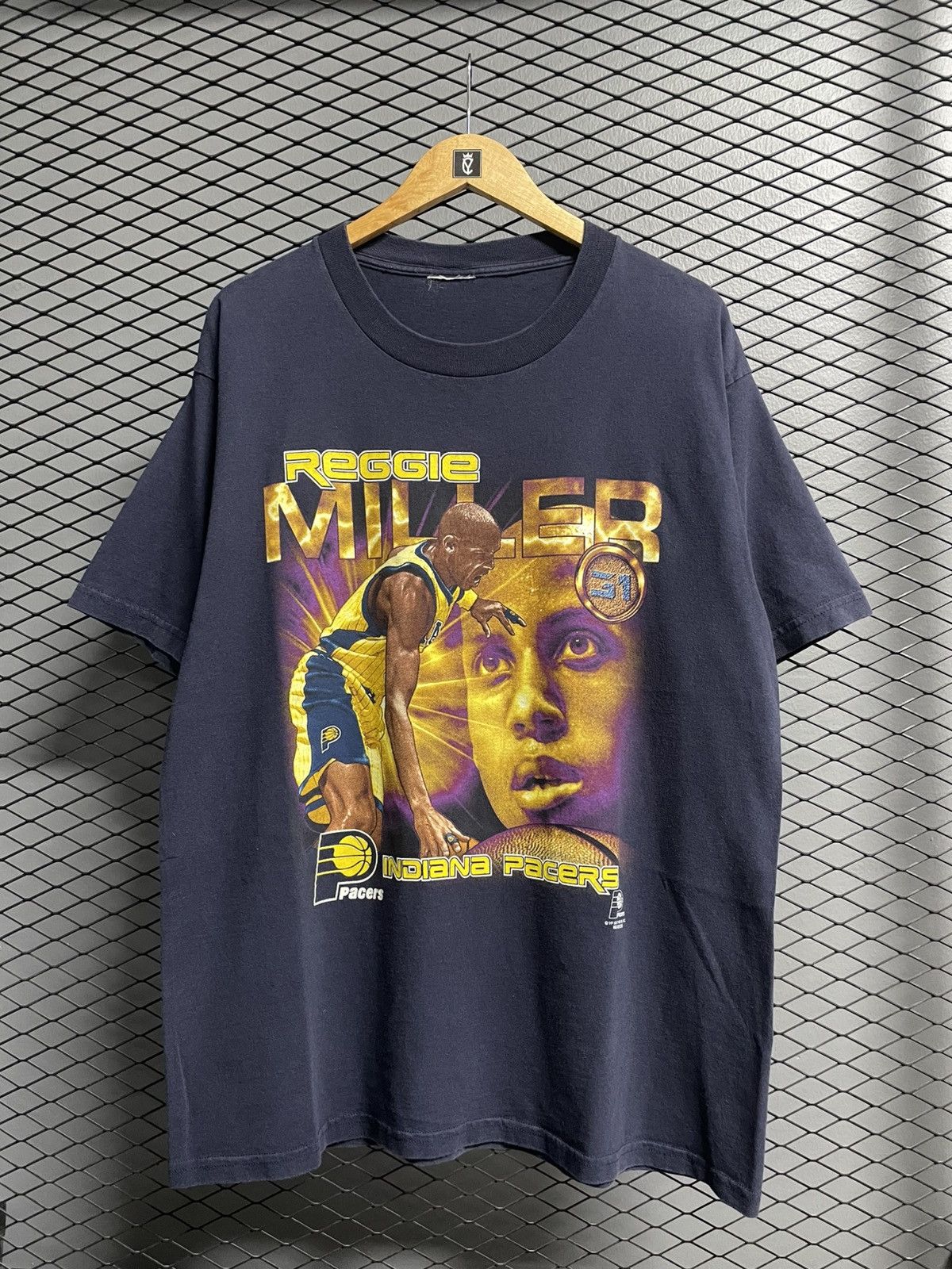 NBA Vintage Reggie Miller Coin T-Shirt. Size US L / EU 52-54 / 3 - 1 Thumbnail