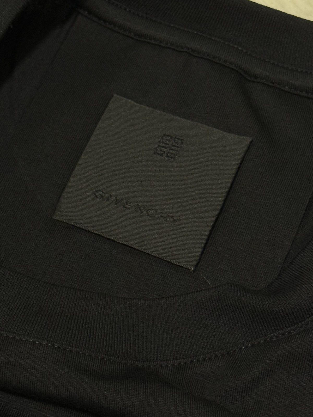 Givenchy Givenchy black t shirt Size US L / EU 52-54 / 3 - 4 Thumbnail