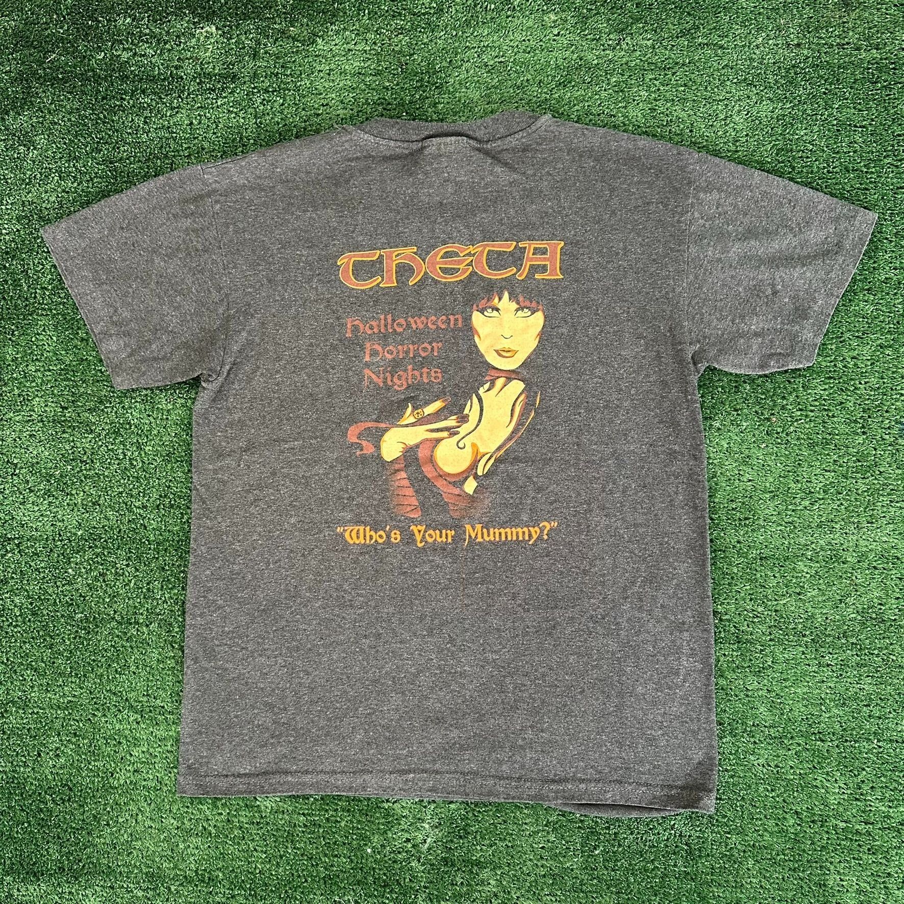Hanes Vintage Y2K Elvira Halloween Horror Nights T-Shirt Mummy Gra Size US S / EU 44-46 / 1 - 1 Thumbnail