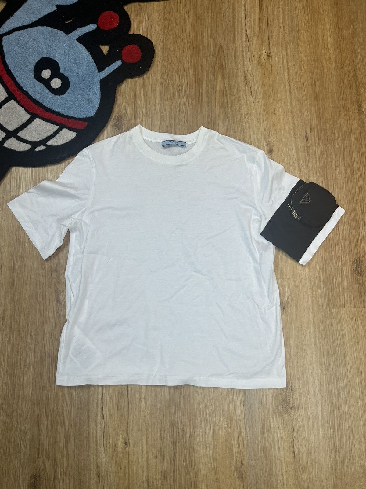 Prada Prada Nylon pocket logo t shirt 2020 Size M / US 6-8 / IT 42-44 - 1 Thumbnail