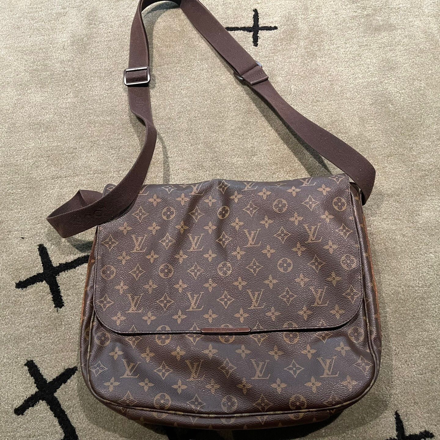 Louis Vuitton louis vuitton brown messenger bag for men Size ONE SIZE - 1 Thumbnail