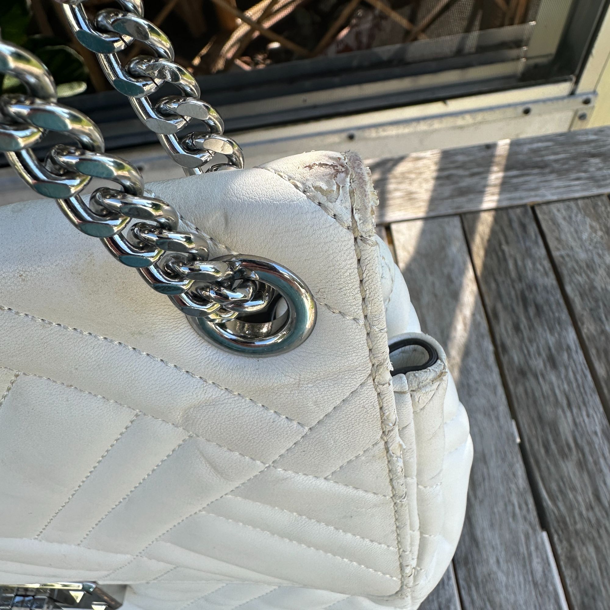 Michael Kors Michael Kors White Quilted Leather Peyton Shoulder Bag Size ONE SIZE - 13 Thumbnail