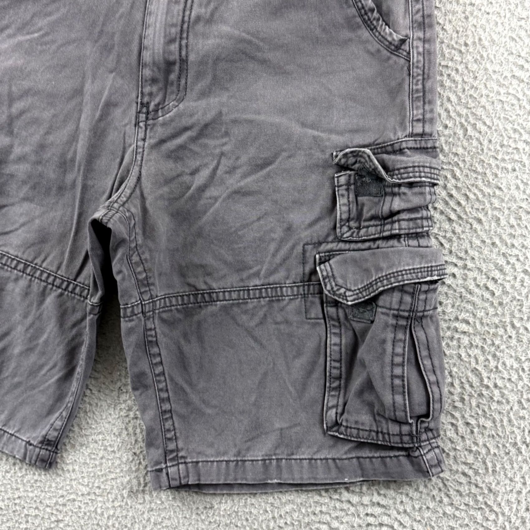 Vintage VINTAGE Plugg Cargo Shorts Mens 32 Gray Baggy Skater Grunge Outdoor Zip 90s Y2K 11" Size US 32 / EU 48 - 2 Thumbnail