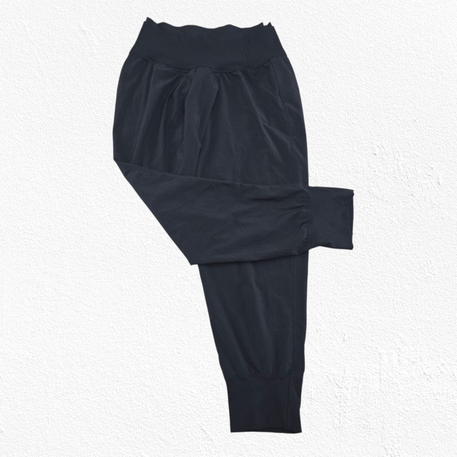 Lululemon Lululemon Dance Studio Crop Wrap Waist Black Pants Size 6 Size 28" / US 6 / IT 42 - 2 Thumbnail