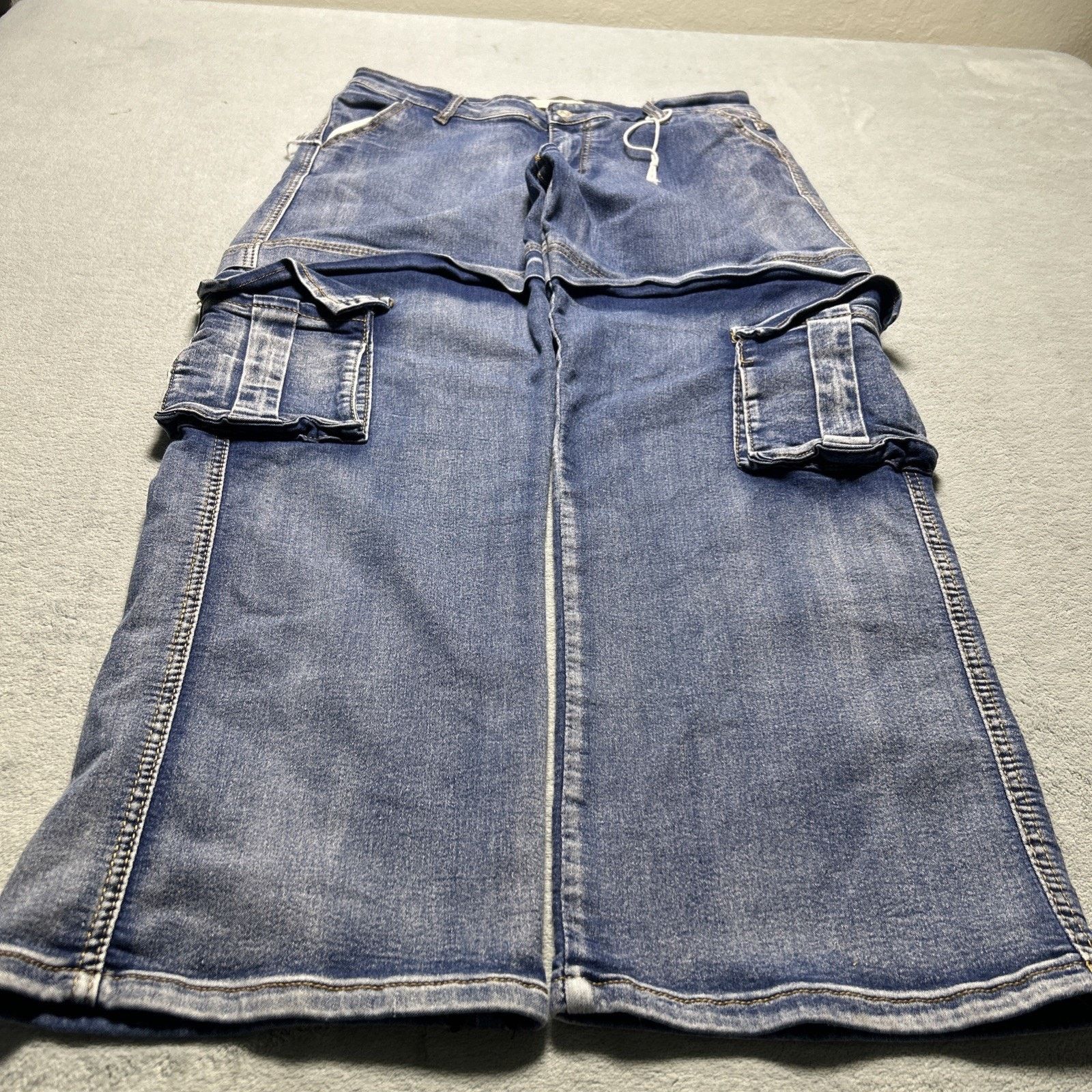 Levi's Y2K 2000s Beyond Baggy Cargo Jeans Womens 13 36x27 Hamilton Size 36" / US 14 / IT 50 - 1 Thumbnail
