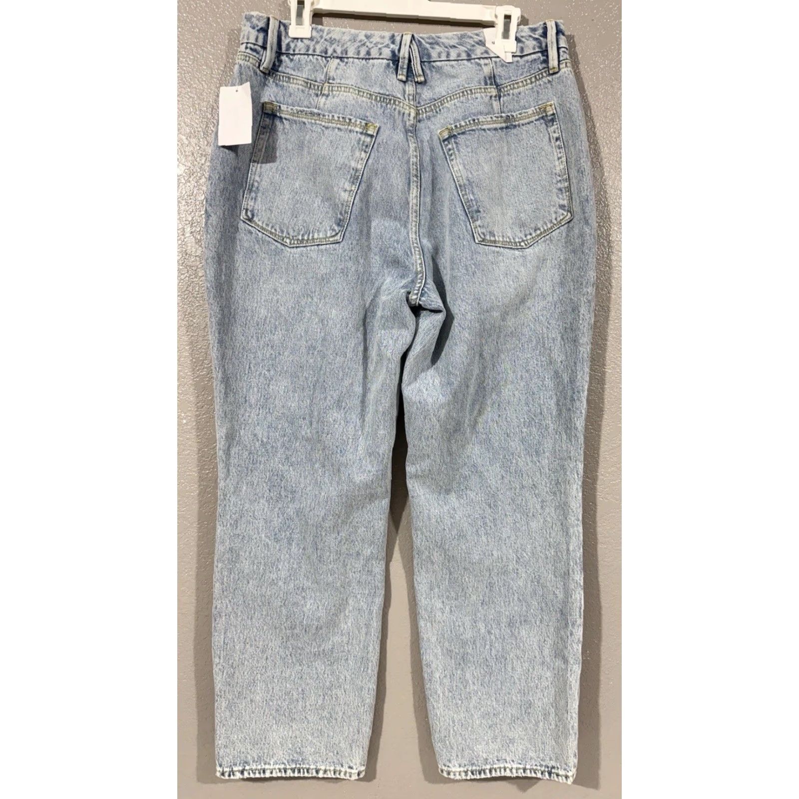 Good American Good American Jeans Womens 12/31 Light Blue 951 GNDU999T - Jeans, Blue, Cotton Blend, Straight, Regular, ZIP closure, Denim, 12/31, Womens, Light Wash Size 34" / US 12 / IT 48 - 6 Thumbnail