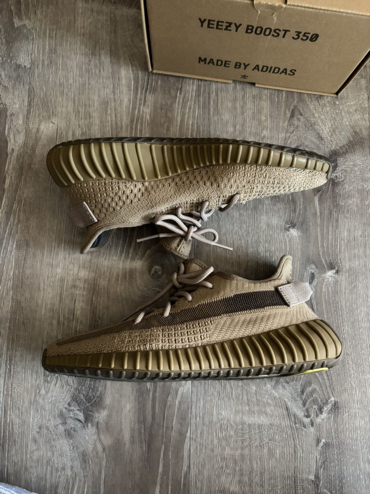 Yeezy Yeezy 350 v2 - Earth Size US 10 / EU 43 - 4 Thumbnail