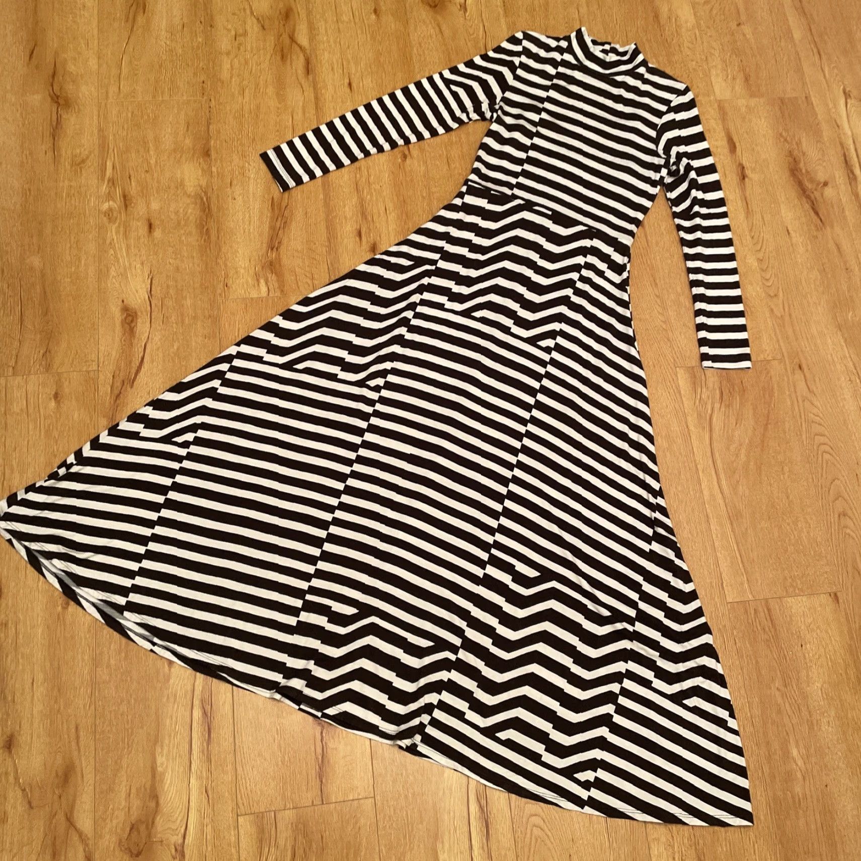 Anthropologie VINTAGE Anthropologie Corey Lynn Calter Dress Long Sleeve S Black White Stripe Maxi Open Madison 90s Womens Size S / US 4 / IT 40 - 2 Thumbnail
