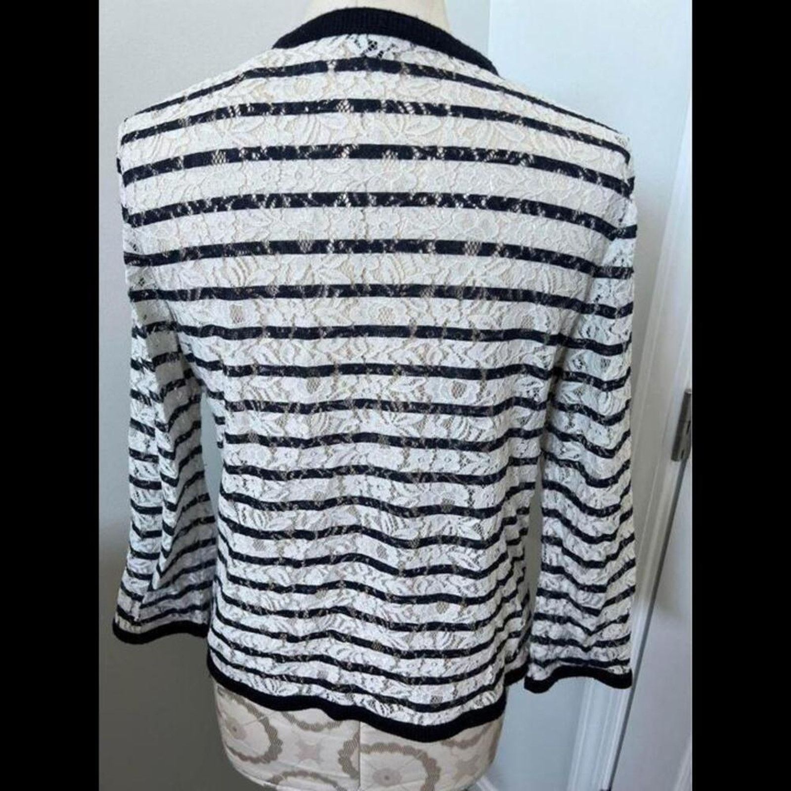 Ann Taylor Ann Taylor Floral Button Up Lace Cardigan Medium Size M / US 6-8 / IT 42-44 - 4 Thumbnail