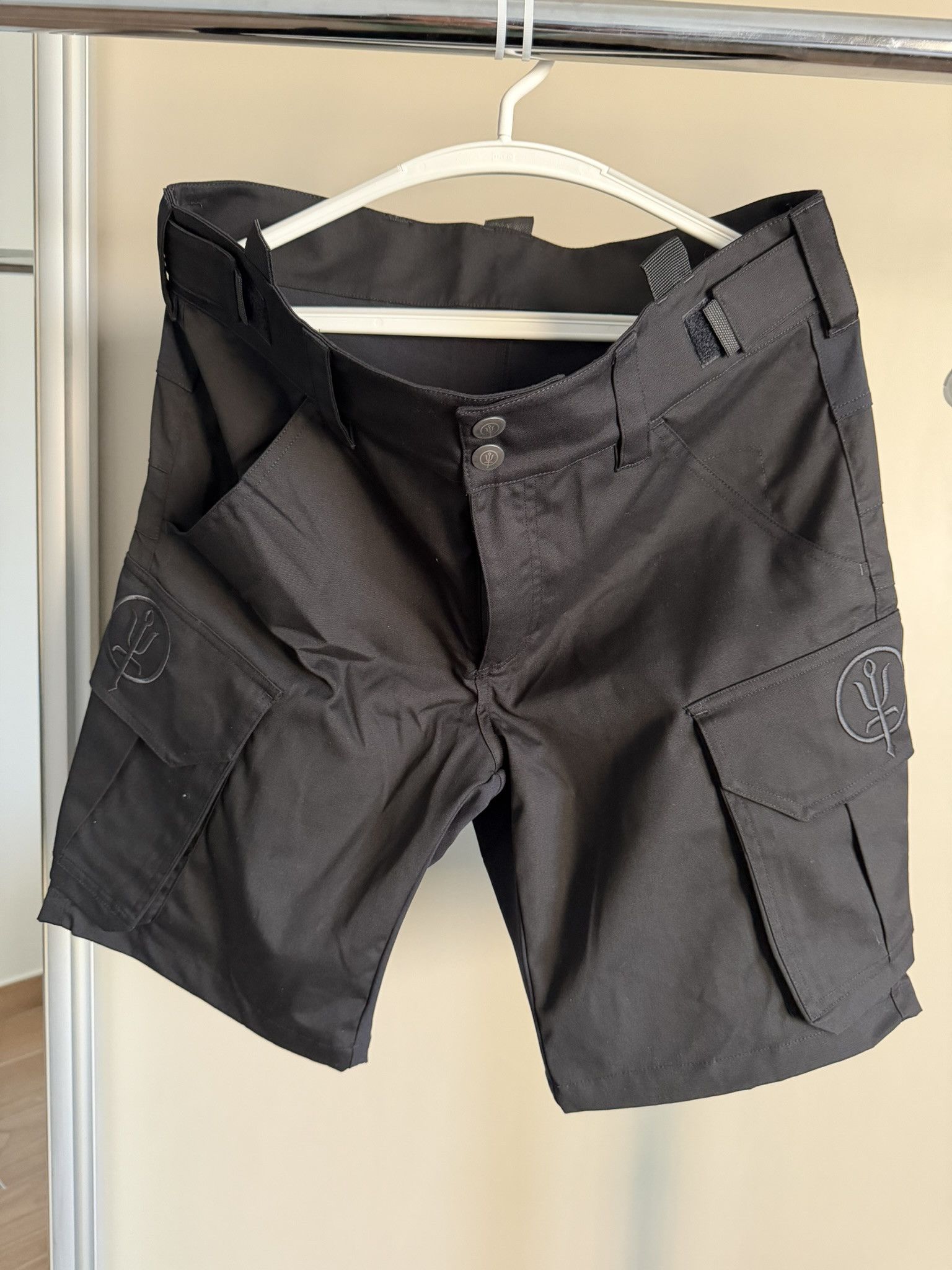 Other ThruDark L Charge Shorts Size US 35 - 1 Thumbnail