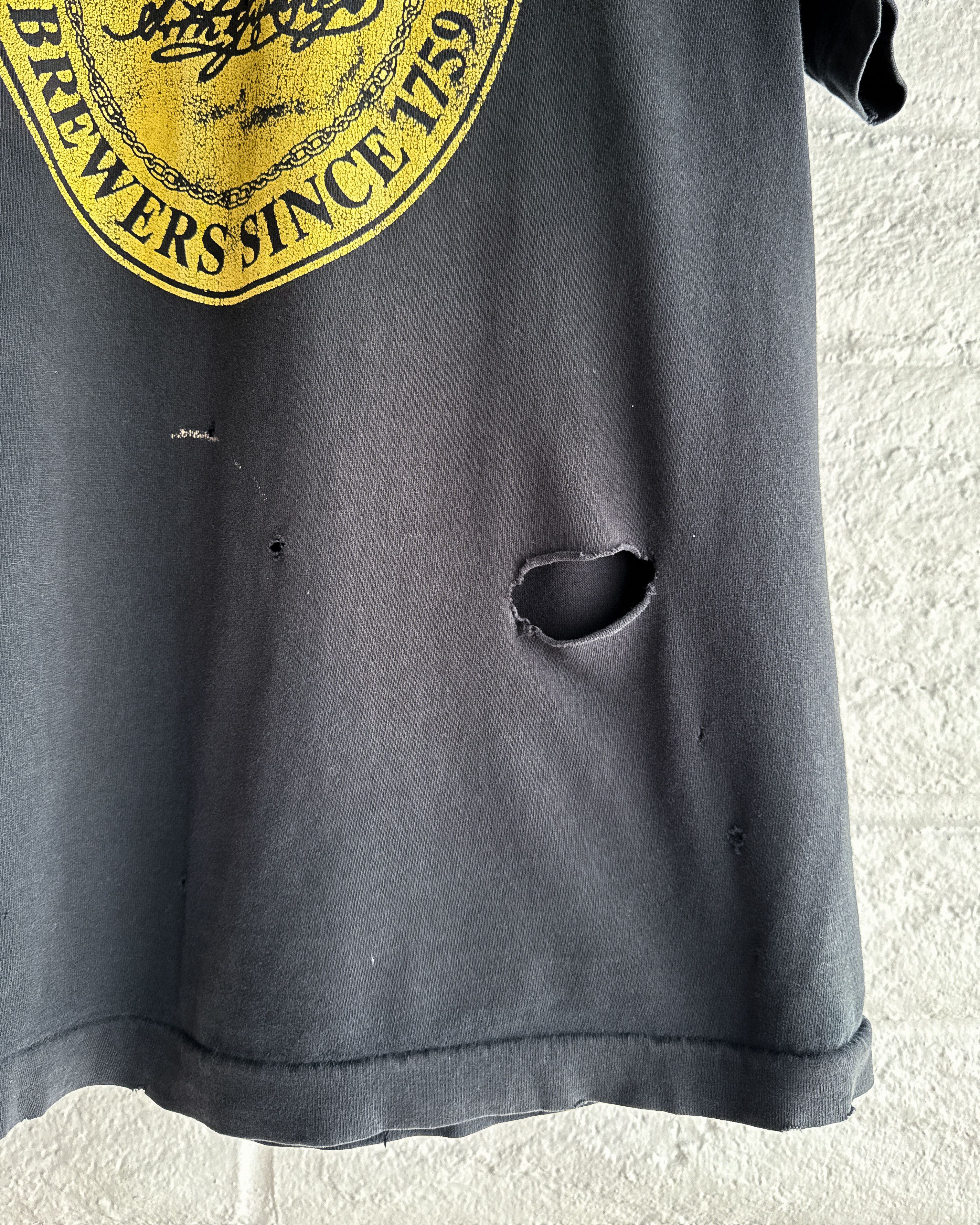 Vintage Vintage 90s Guinness Beer T Shirt Thrashed Faded Distressed Size US L / EU 52-54 / 3 - 3 Thumbnail