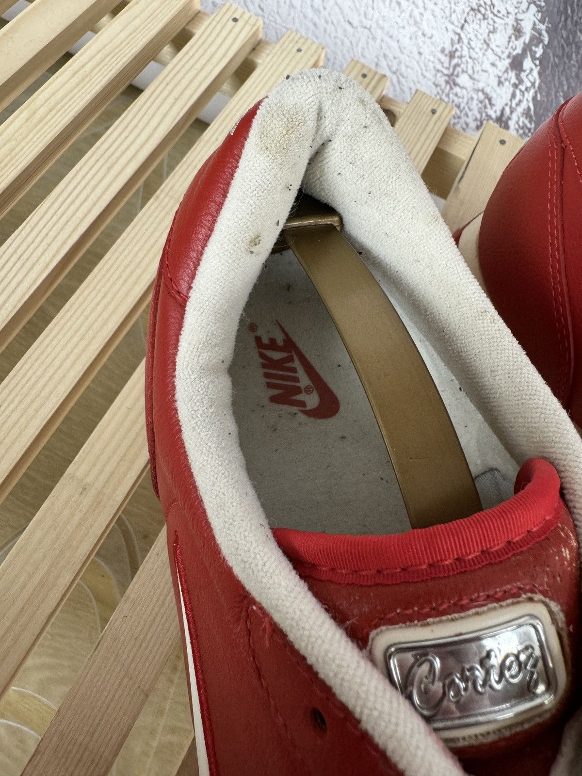 Nike Nike vintage y2k red rare swoosh logo low top sneakers Size US 12 / EU 45 - 7 Thumbnail