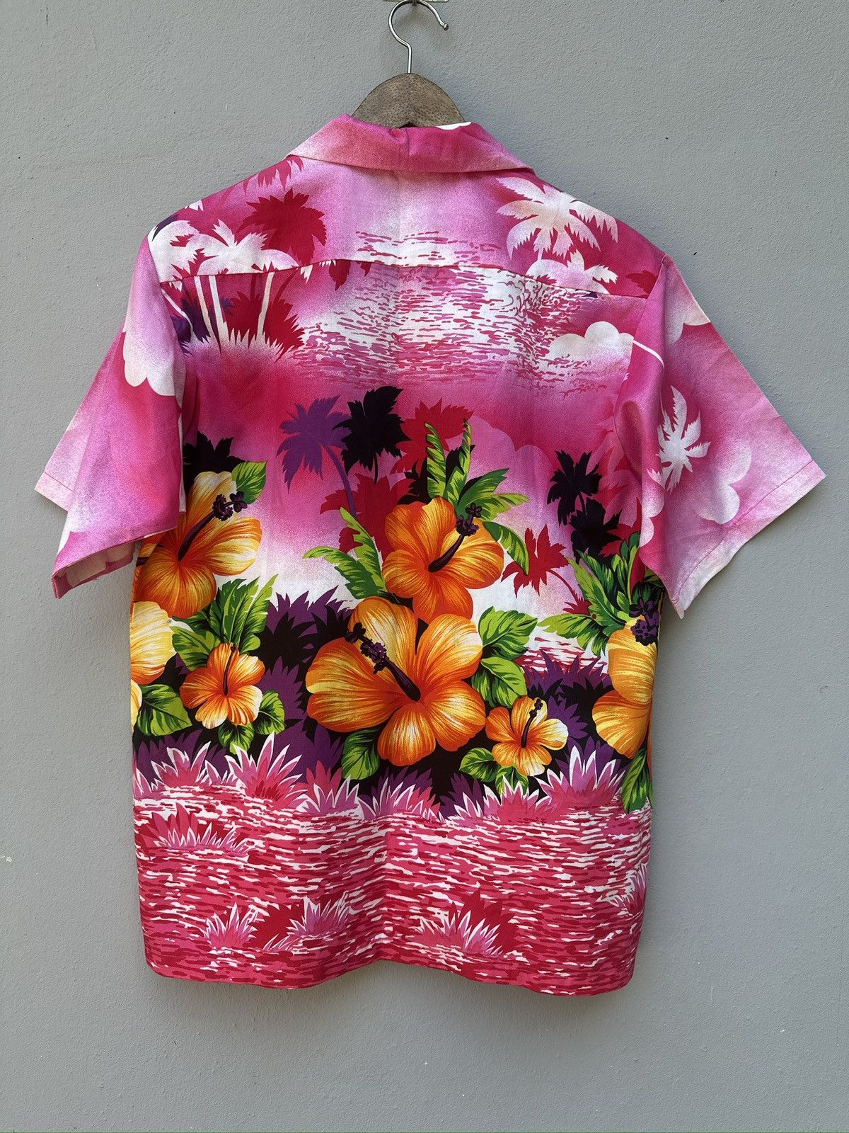 Japanese Brand Japanese Brand Hawaii Colourfull Flowers Size US L / EU 52-54 / 3 - 2 Thumbnail