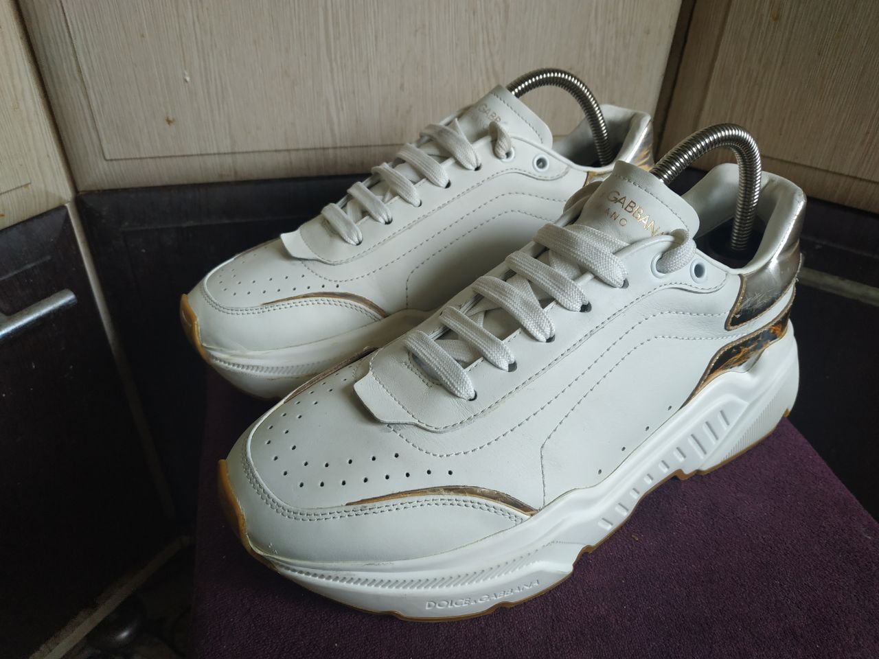 Dolce & Gabbana Dolce & Gabbana Daymaster Womens White Gold Sneakers 7 IT Size US 10 / IT 40 - 10 Thumbnail