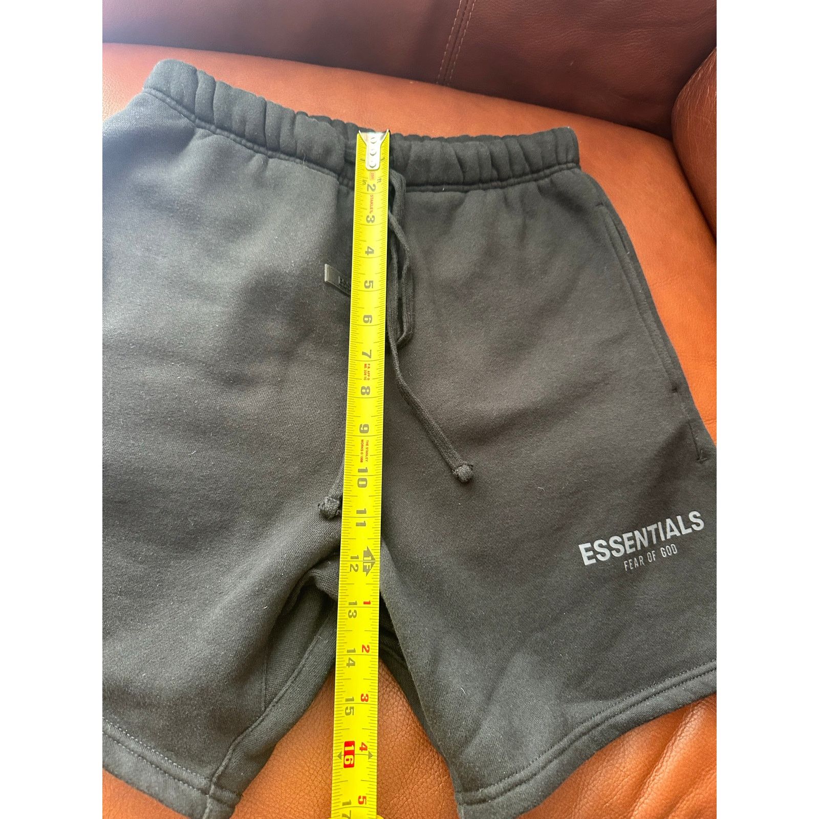 Fear of God Fear of God Essentials Black Sweat Shorts Size XXS Size US 26 / EU 42 - 4 Thumbnail