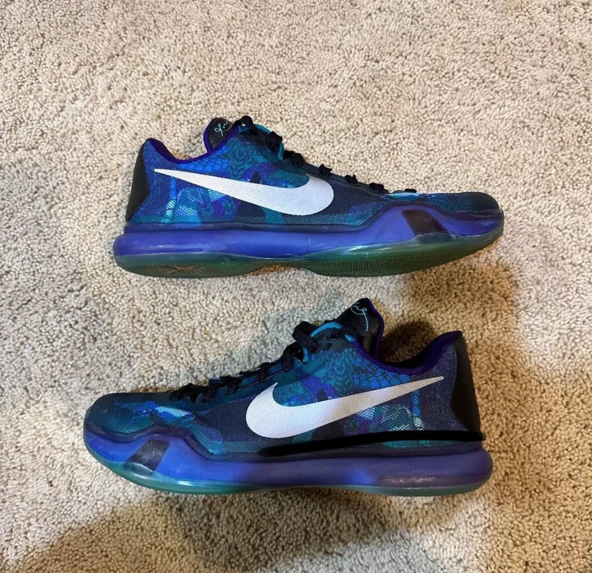 Nike 2015 Kobe 10 ‘Overcome’ SIZE 10 USED-NO BOX Size US 10 / EU 43 - 1 Thumbnail
