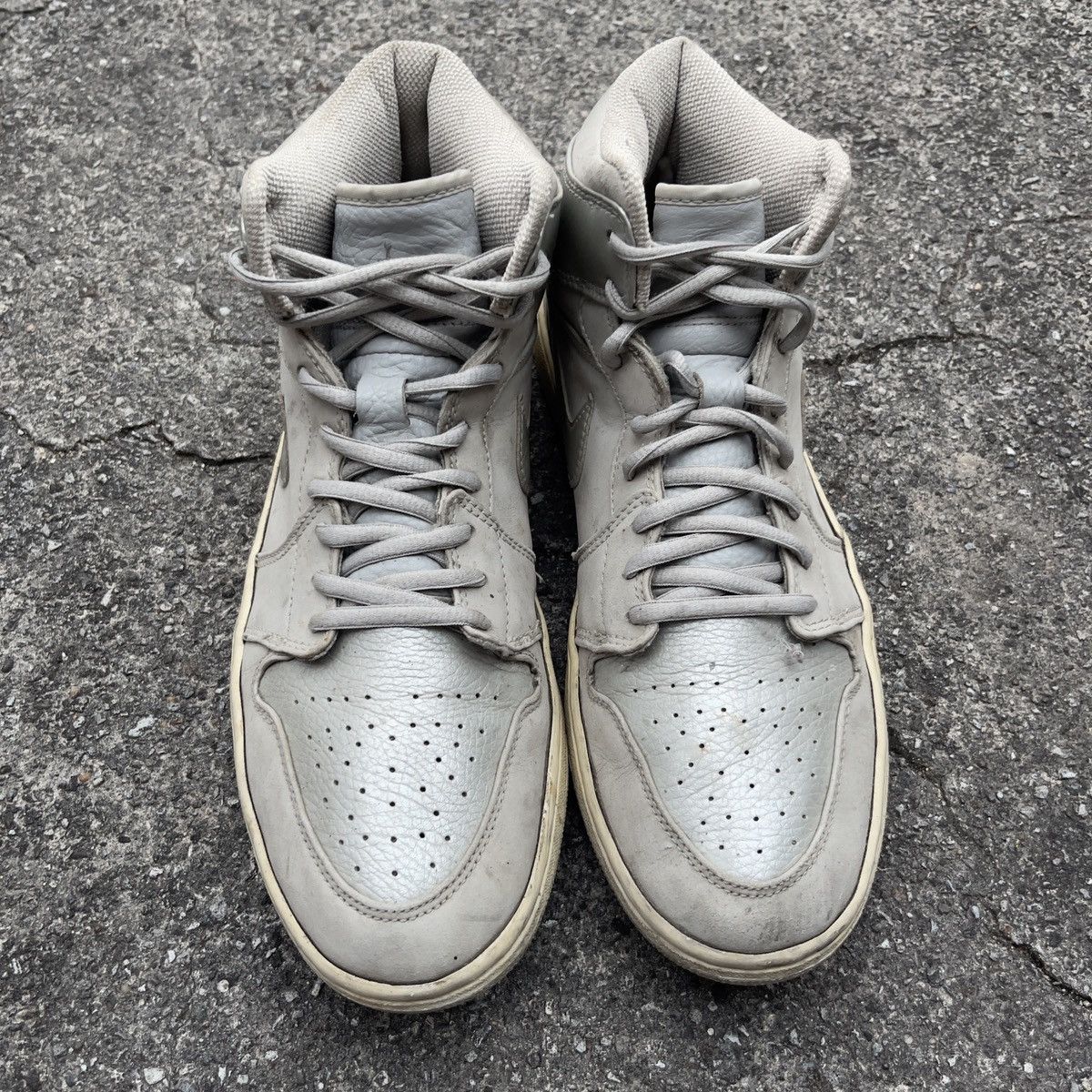 Jordan Brand × Nike × Vintage 2001 Jordan 1 OG Nuetral Grey Size US 10.5 / EU 43-44 - 2 Thumbnail