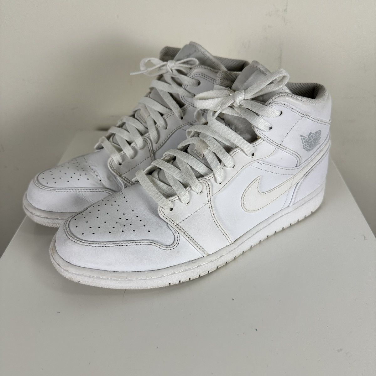 Jordan Brand × Nike Air Jordan 1 Mid Triple White 2020 Size 11.5 Used Rare Size US 11.5 / EU 44-45 - 3 Thumbnail