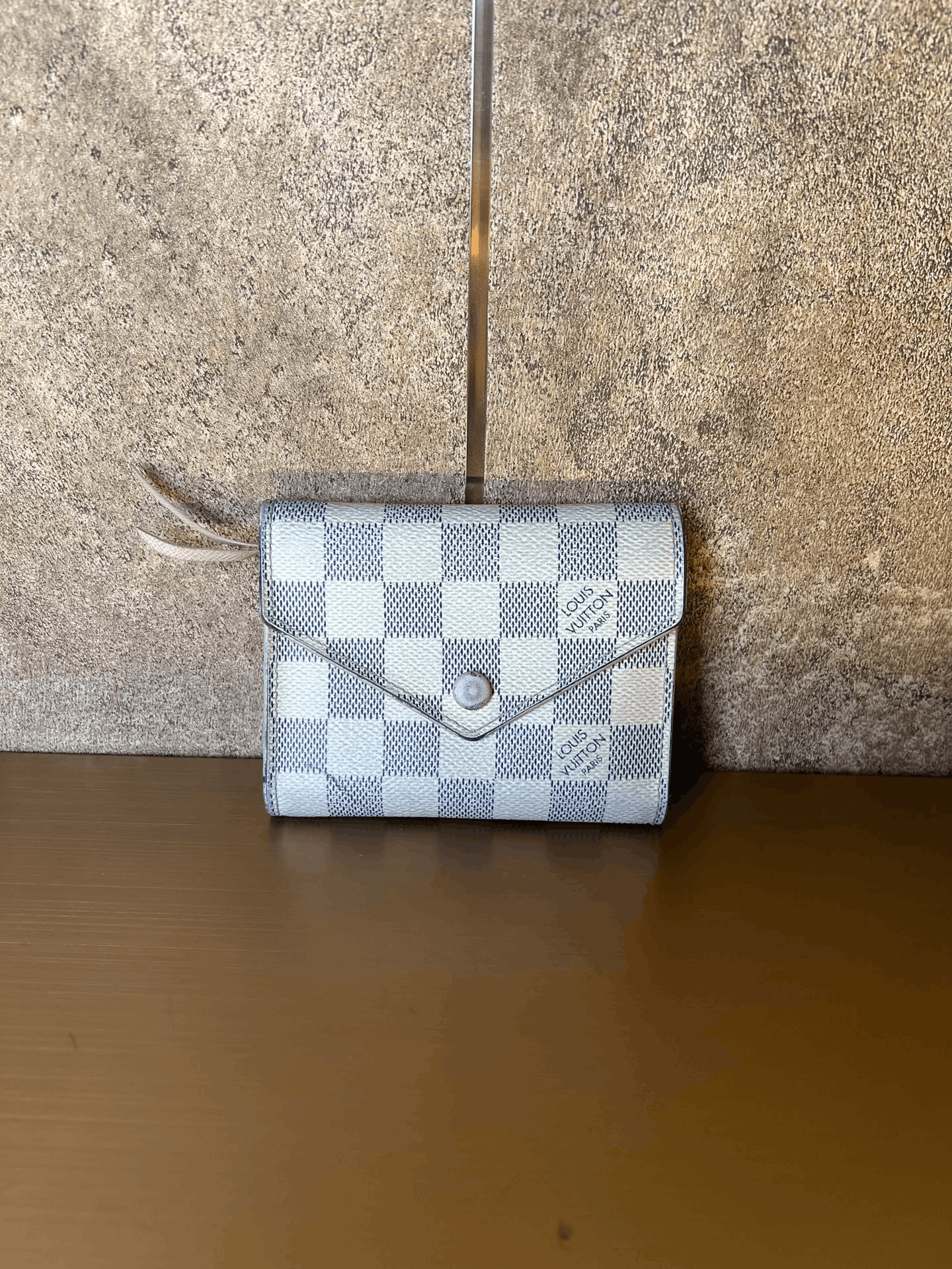 Louis Vuitton Louis Vuitton White Damier Tri-Fold Wallet Size ONE SIZE - 1 Thumbnail