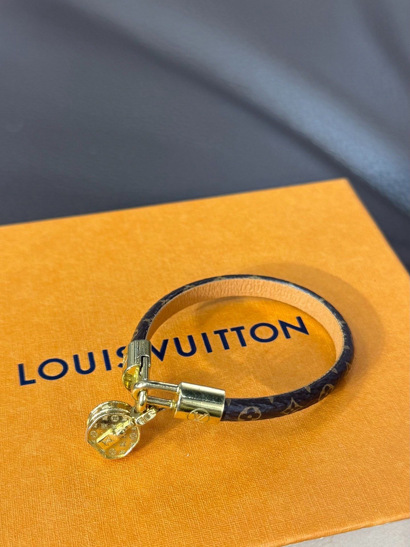 Louis Vuitton Louis Vuitton Retro Multi Jewelry 2XL Men Size ONE SIZE - 1 Thumbnail