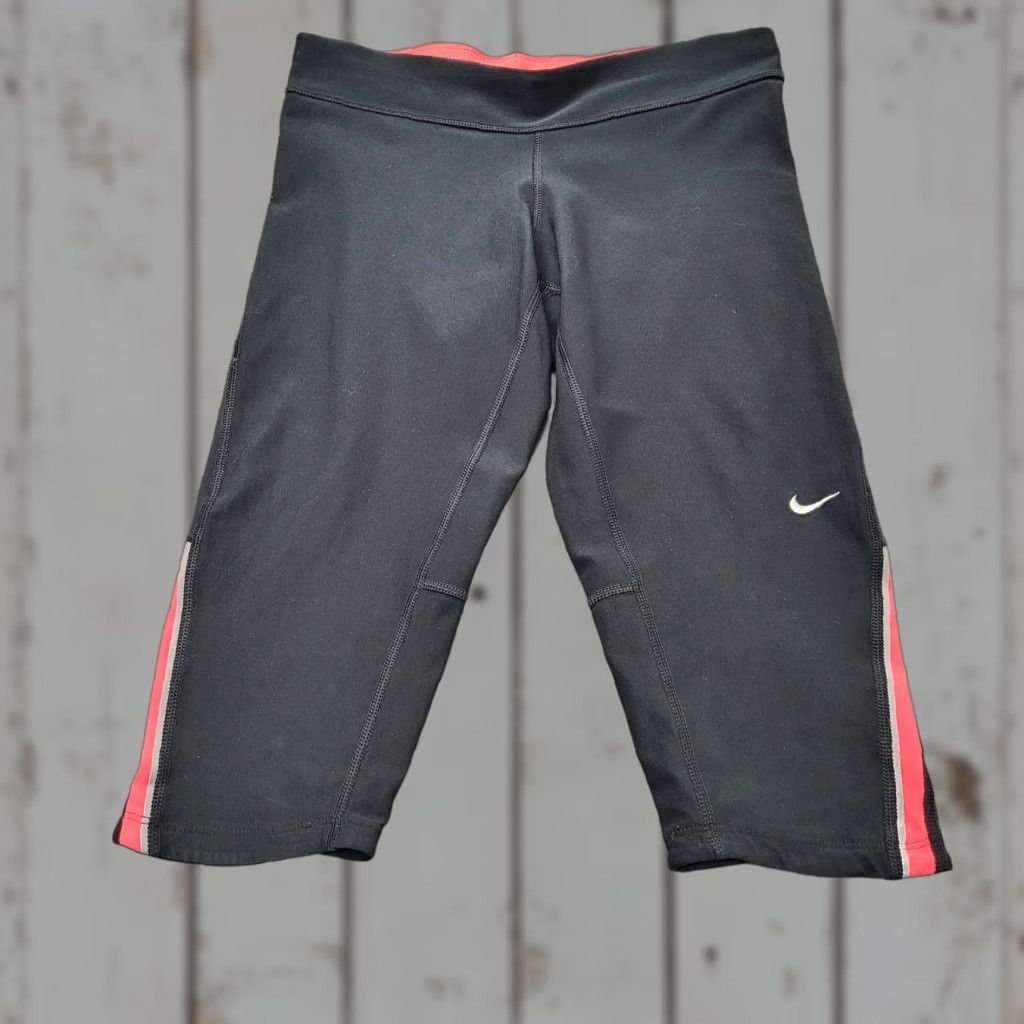 Nike Nike Capri Leggings Women's Small Dri-Fit Black Red Drawstring Zip Pocket Activewear Nike Dri-FIT Capris Womens Size 28" / US 6 / IT 42 - 1 Thumbnail