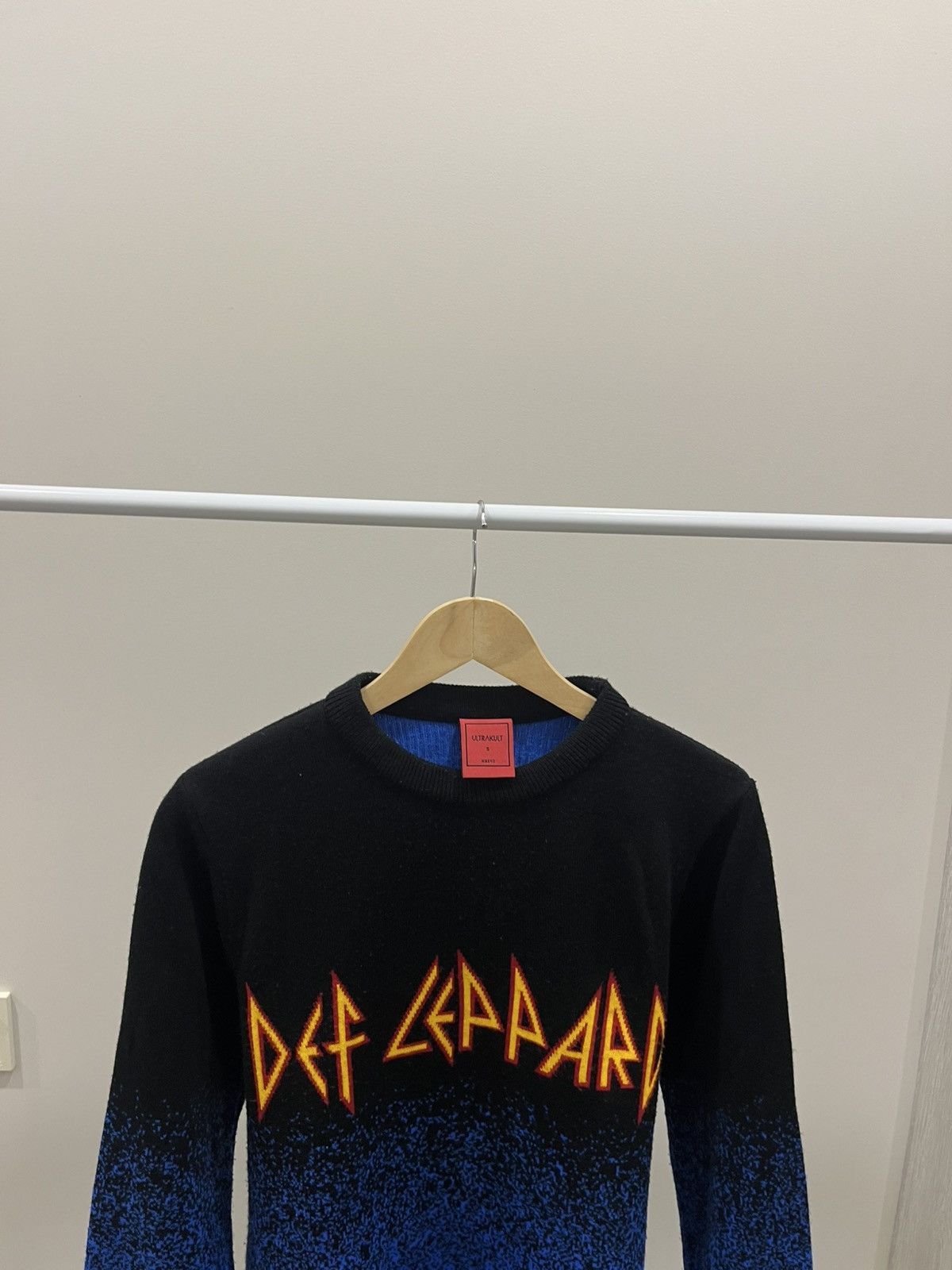 Vintage Def Leppard mens sweater S Size US S / EU 44-46 / 1 - 2 Thumbnail