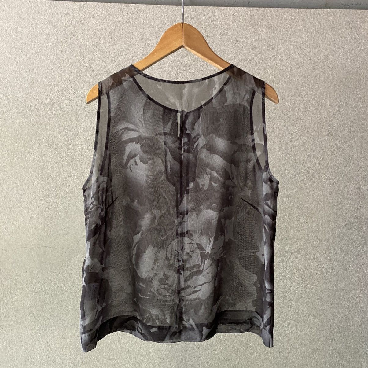 Givenchy GIVENCHY Transparent Gray Floral Sleeveless Blouse Size M / US 6-8 / IT 42-44 - 2 Thumbnail