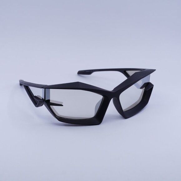 Givenchy Givenchy GV40049I 02C Sunglasses Matte Black Geometric Frame Size ONE SIZE - 4 Thumbnail