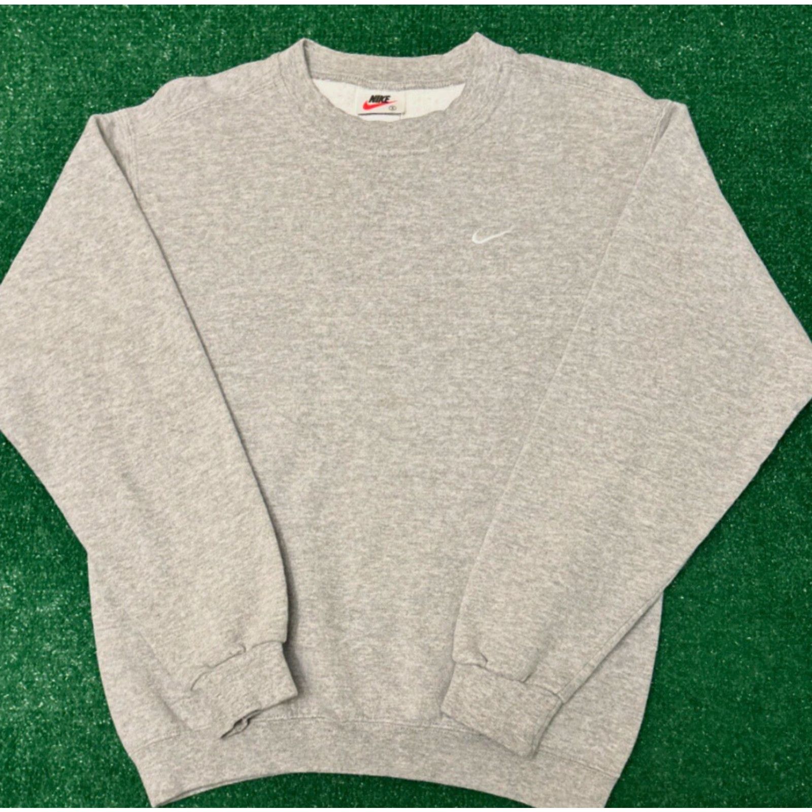 Nike VINTAGE Nike Essential Embroidered Swoosh Logo VTG Crewneck Sweater Mens S Gray 90s Hip Hop Sports Classic Sweatshirt Crew Neck Pullover Size US S / EU 44-46 / 1 - 3 Thumbnail