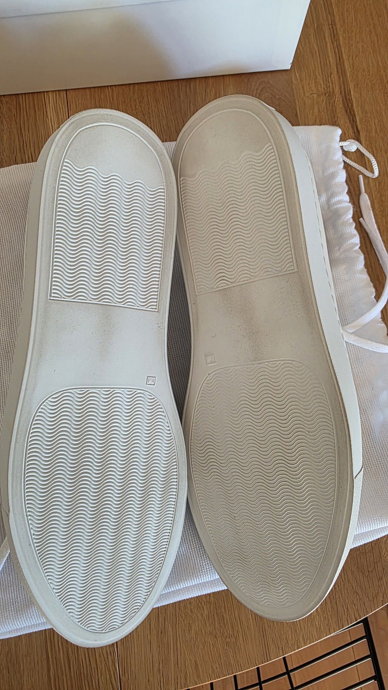 Common Projects Original Achilles low top sneaker (as new) Size US 9 / EU 42 - 3 Thumbnail