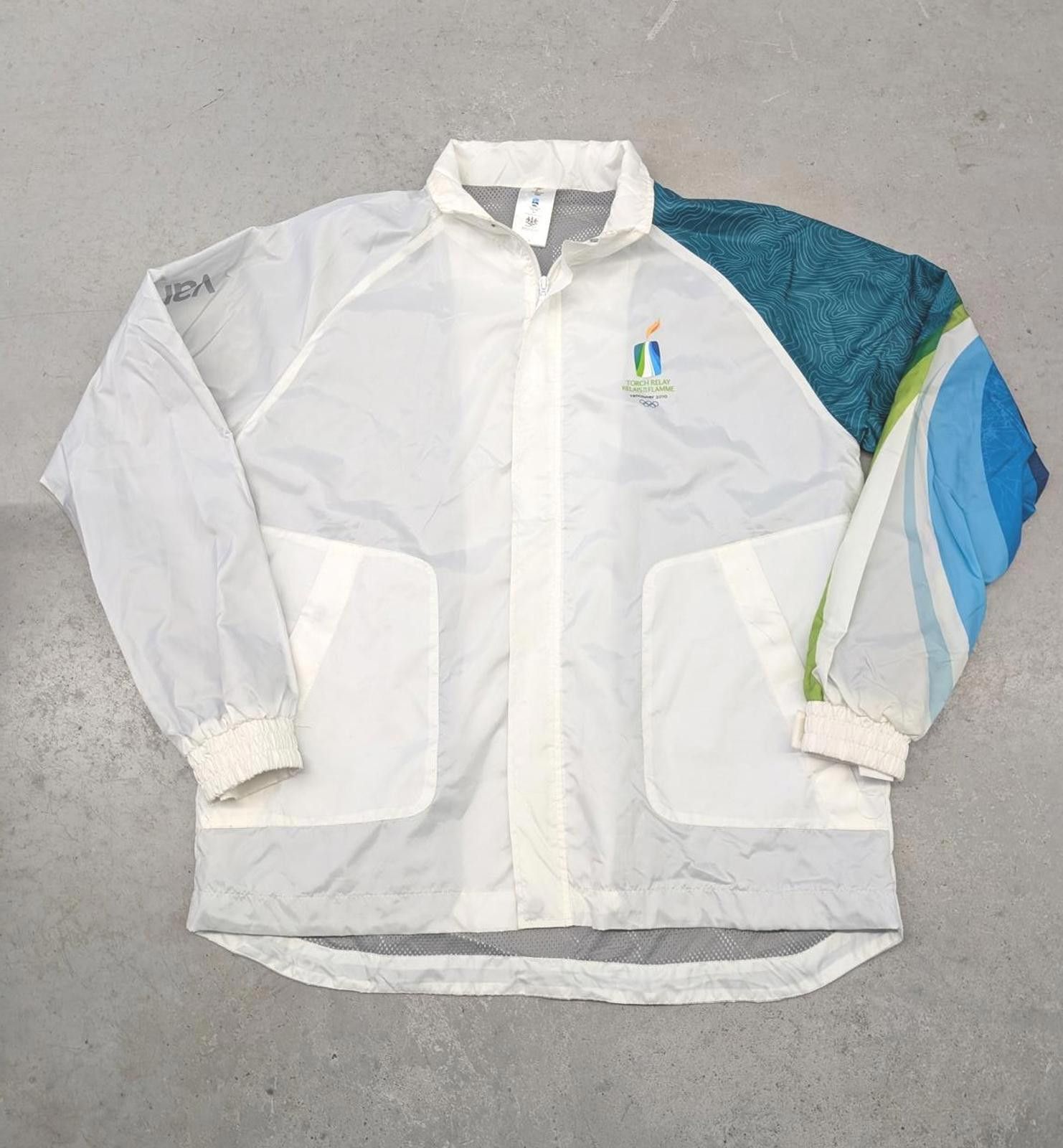 Hudsons Bay Vancouver 2010 Winter Olympics Torch Relay Rain Jacket Size US L / EU 52-54 / 3 - 1 Thumbnail