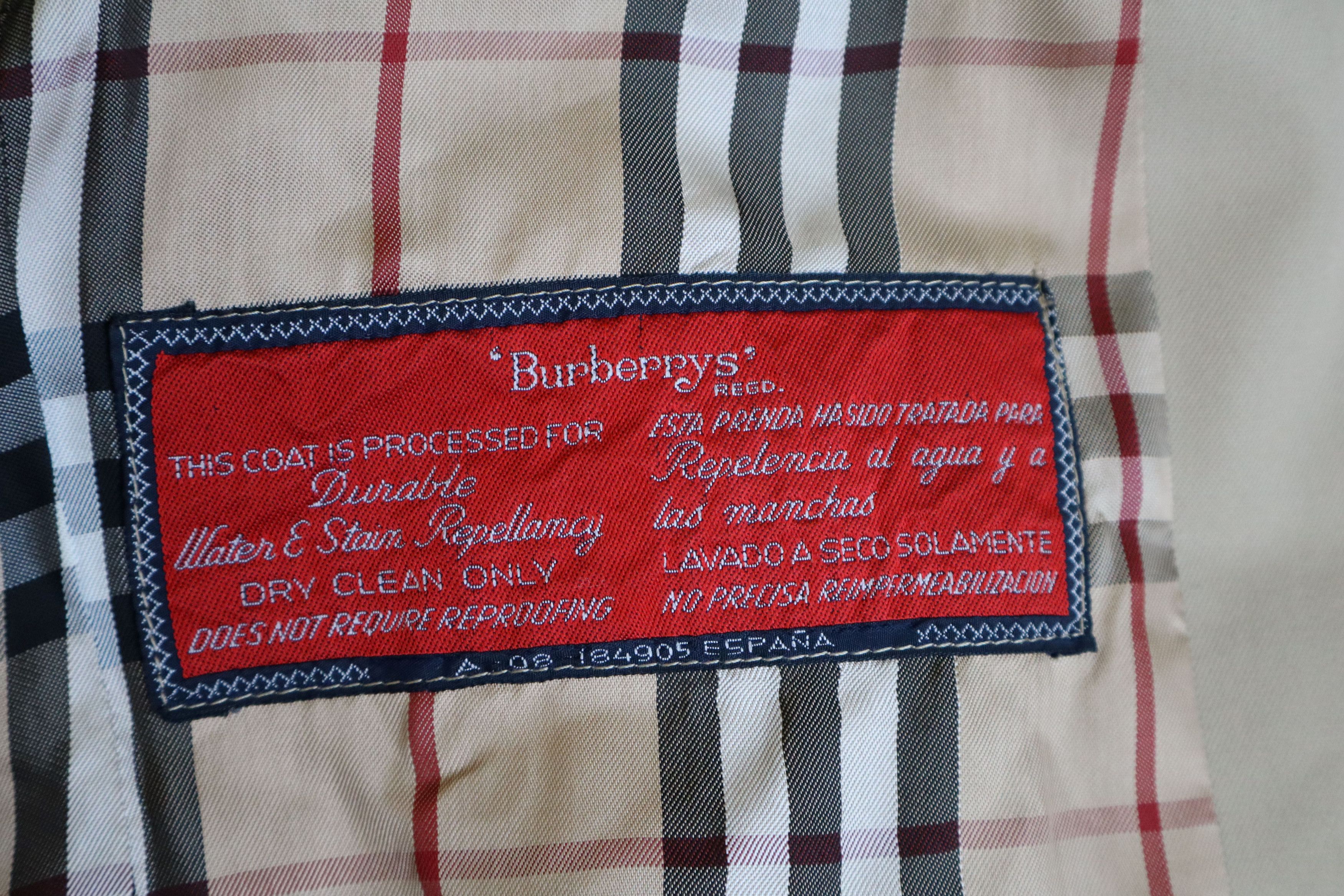 Burberry Burberry Mens Trench coat size L Size US L / EU 52-54 / 3 - 10 Thumbnail