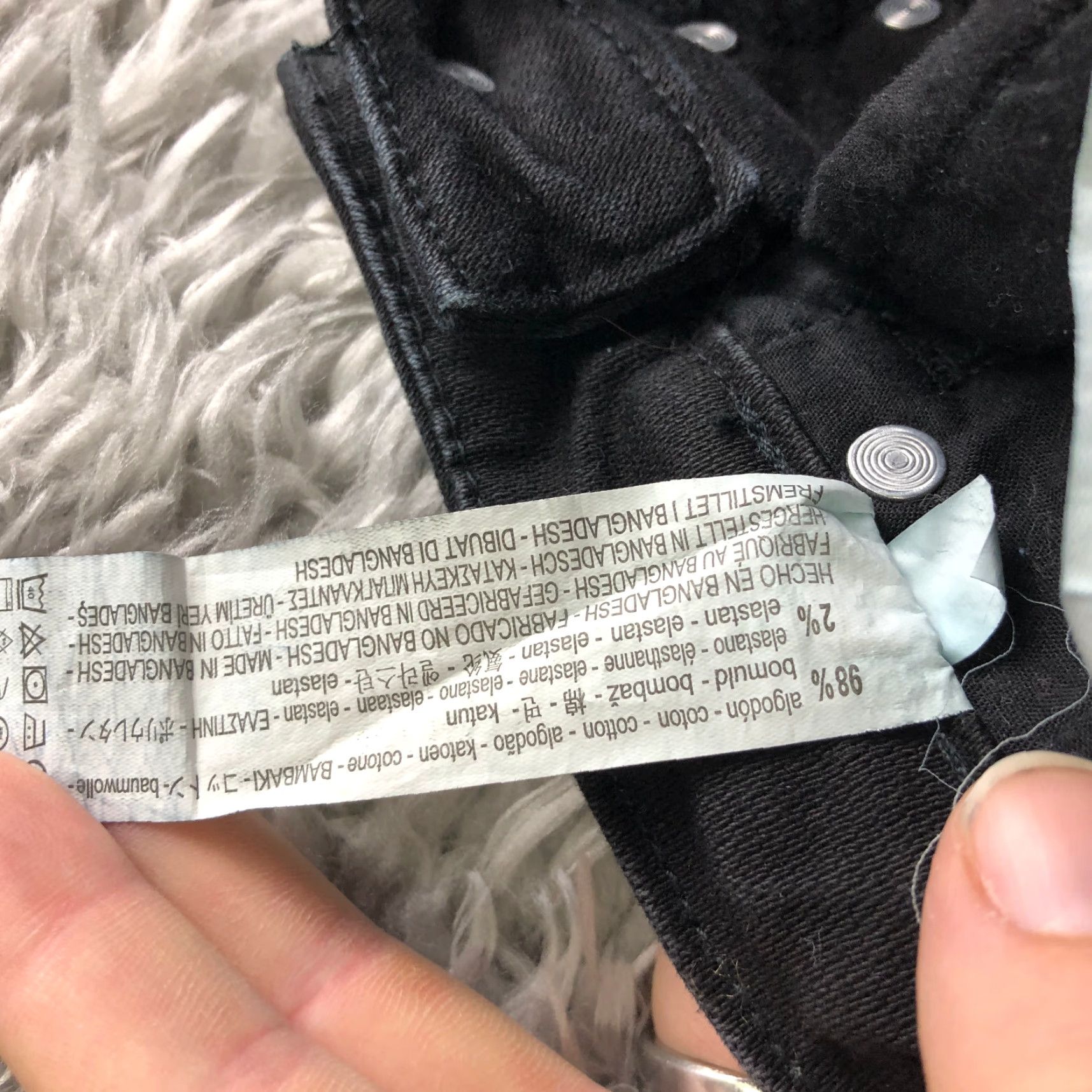 Zara Zara Jeans Short Womens Size 12 EUR 40 Mid Rise Dark Wash Black Denim Button Fly Boyfriend Short Congrats Modern Classic American Womens Size 34" / US 12 / IT 48 - 7 Thumbnail