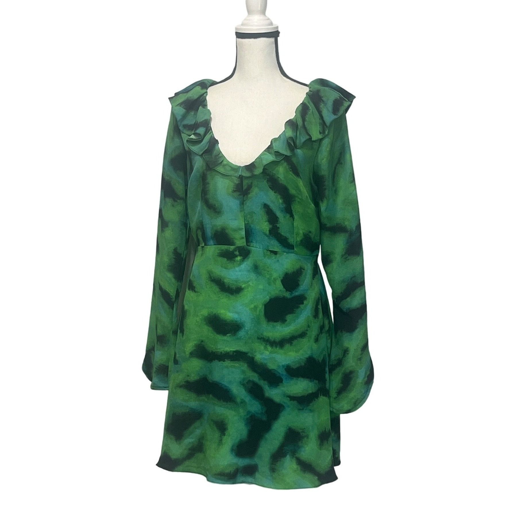 Topshop Topshop animal ruffle neck tea dress in green, US 8 Size M / US 6-8 / IT 42-44 - 2 Thumbnail