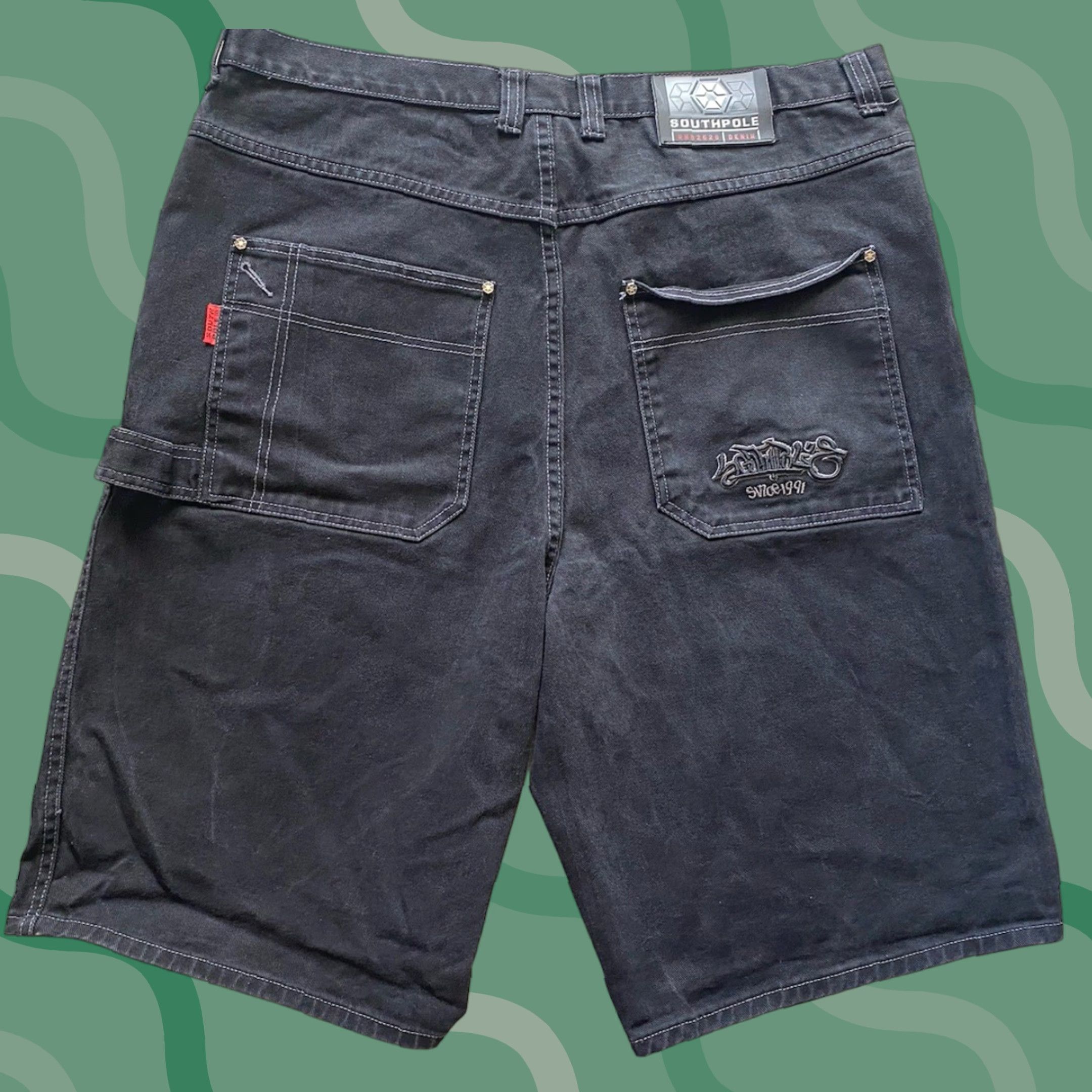VINTAGE Southpole Denim Shorts Men’s Size 42 Black Embroidered Back Pocket Shorts Mens 42 Black Embroidered Back Pocket