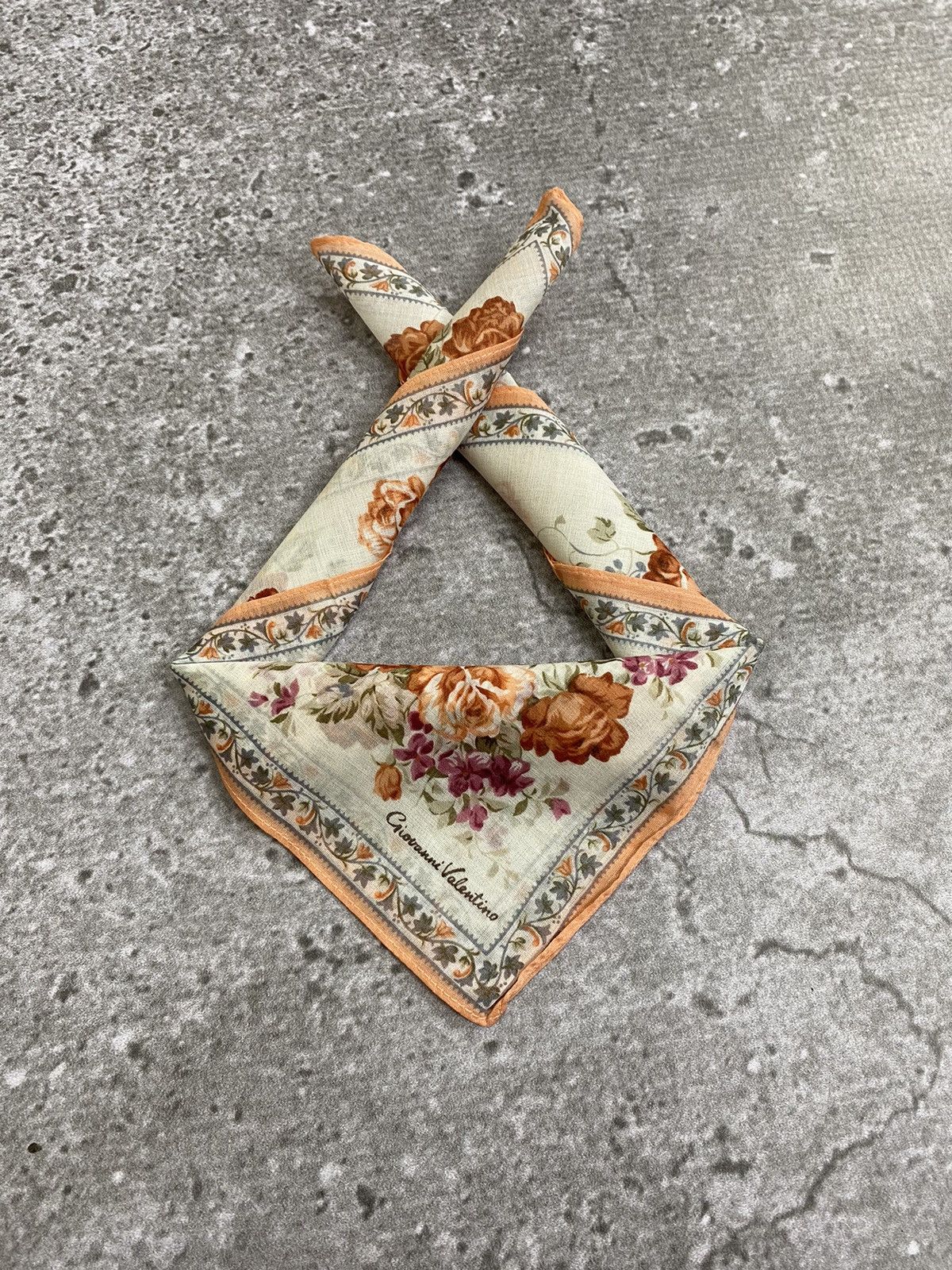Giovanni Valentino Giovanni Valentino Handkerchief / Bandana / Neckerchief Size ONE SIZE - 1 Thumbnail