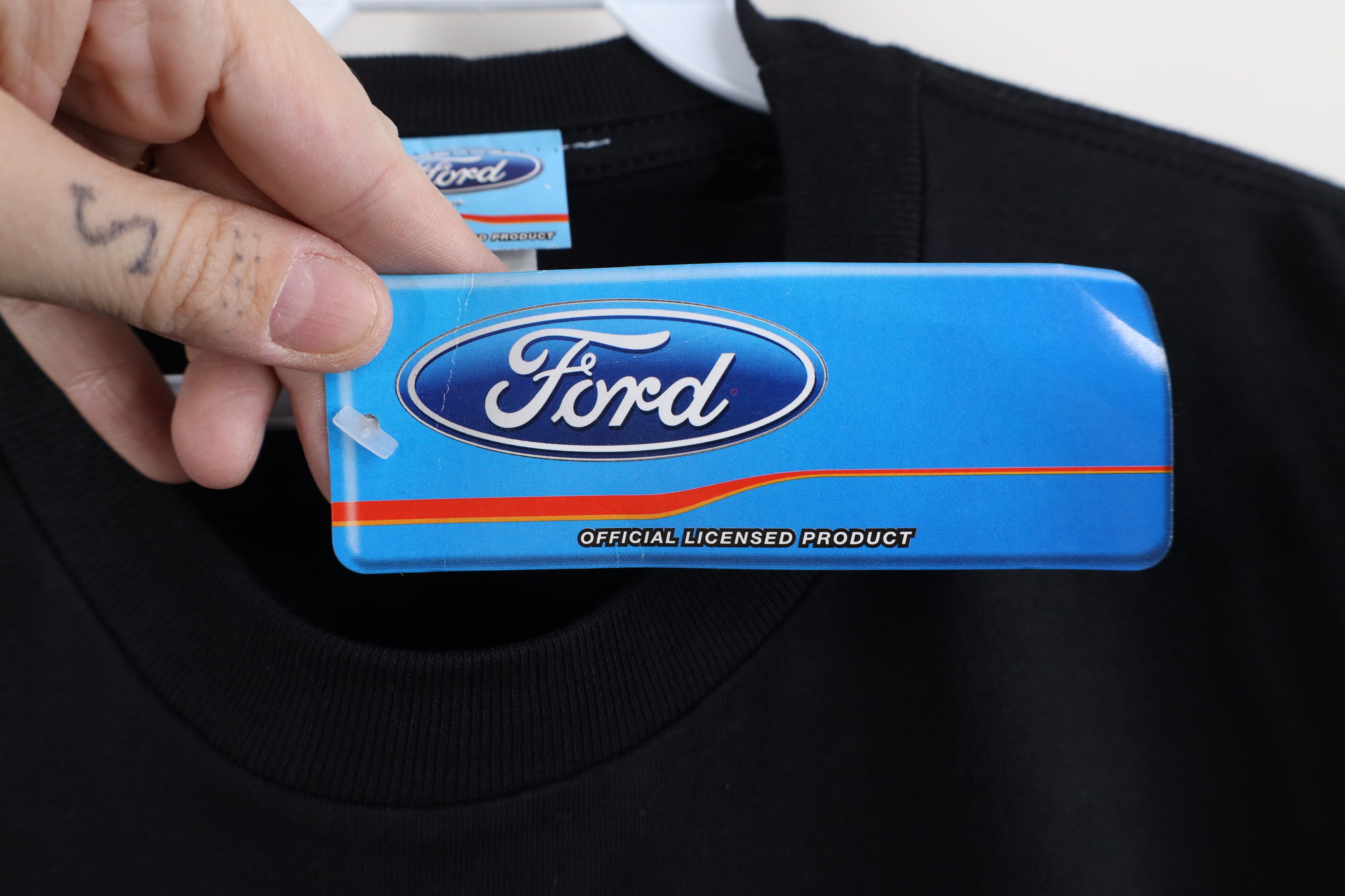 Vintage Deadstock Vintage Y2K Ford Motor Co Mustang Car T-Shirt Size US L / EU 52-54 / 3 - 7 Thumbnail