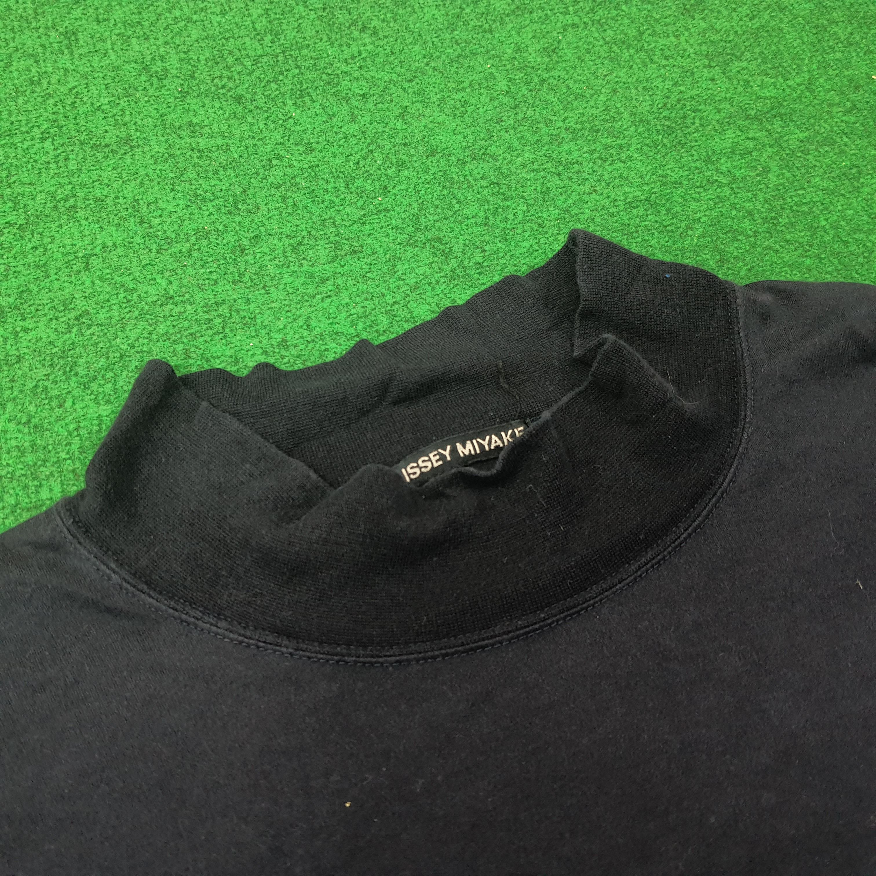 Issey Miyake Vintage Issey Miyake Japan Designer Tshrt C259N76 Size US L / EU 52-54 / 3 - 10 Thumbnail