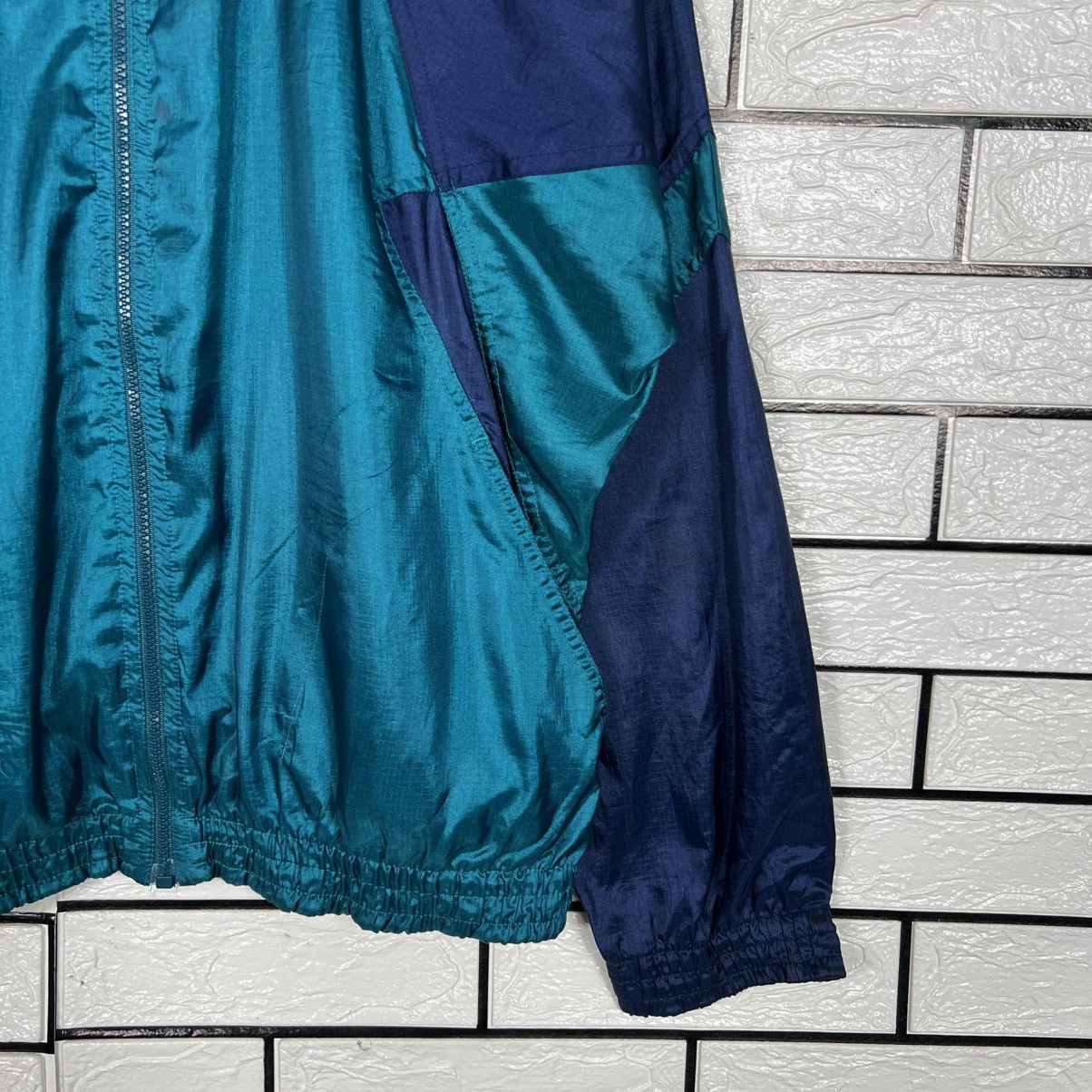 Nike RARE NIKE Cross Training Colorblock Windbreaker #3960-C180 Size US L / EU 52-54 / 3 - 6 Thumbnail
