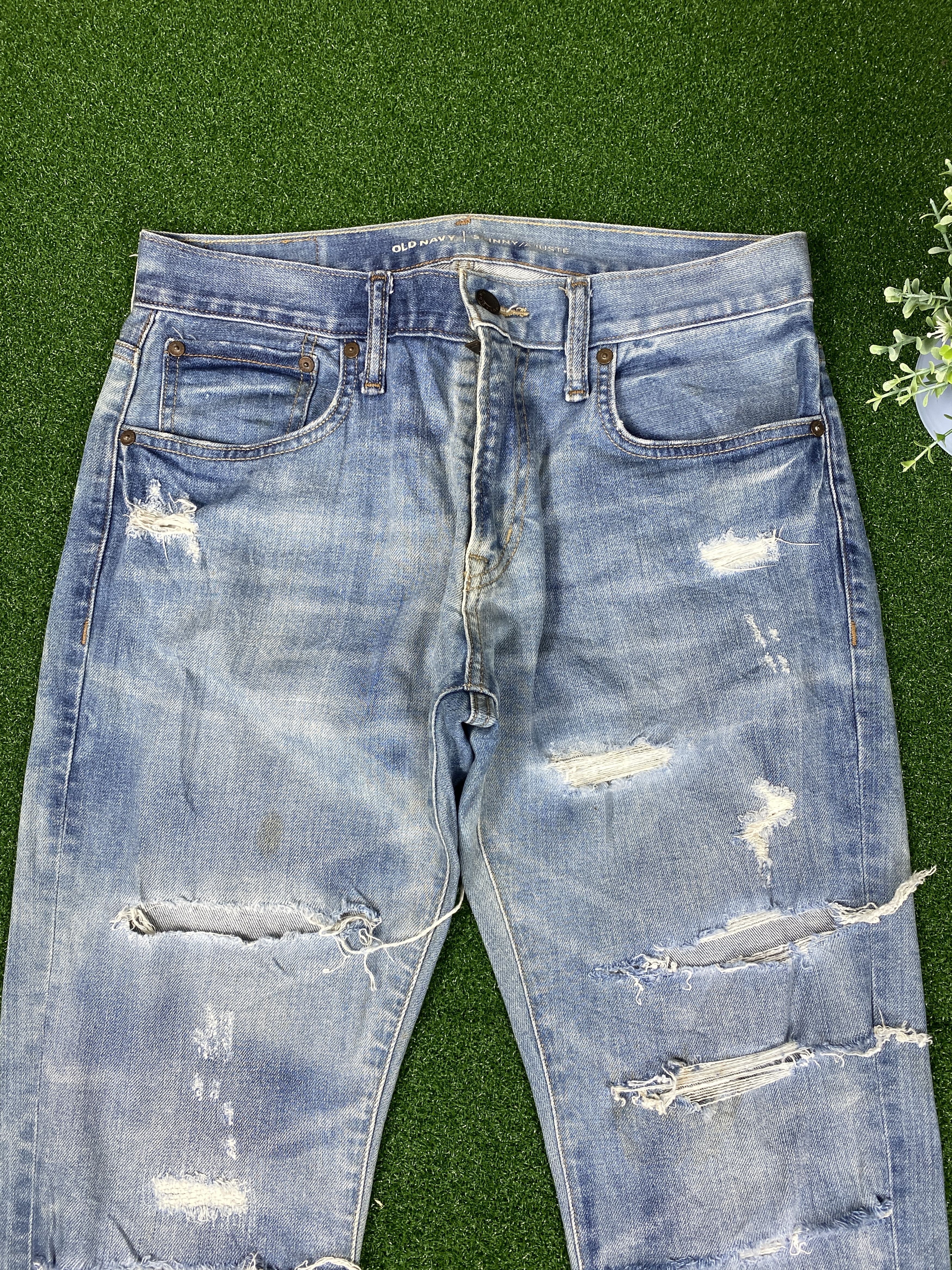 Old Navy Vintage Old Navy Distressed Mid Wash Jeans CP0037 Size US 31 - 2 Thumbnail