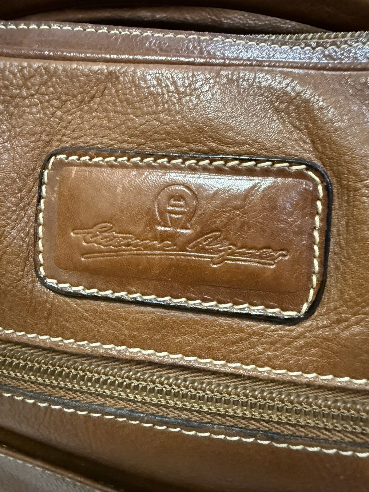 Etienne Aigner Etienne Aigner Brown Leather Sling Bag Size ONE SIZE - 2 Thumbnail