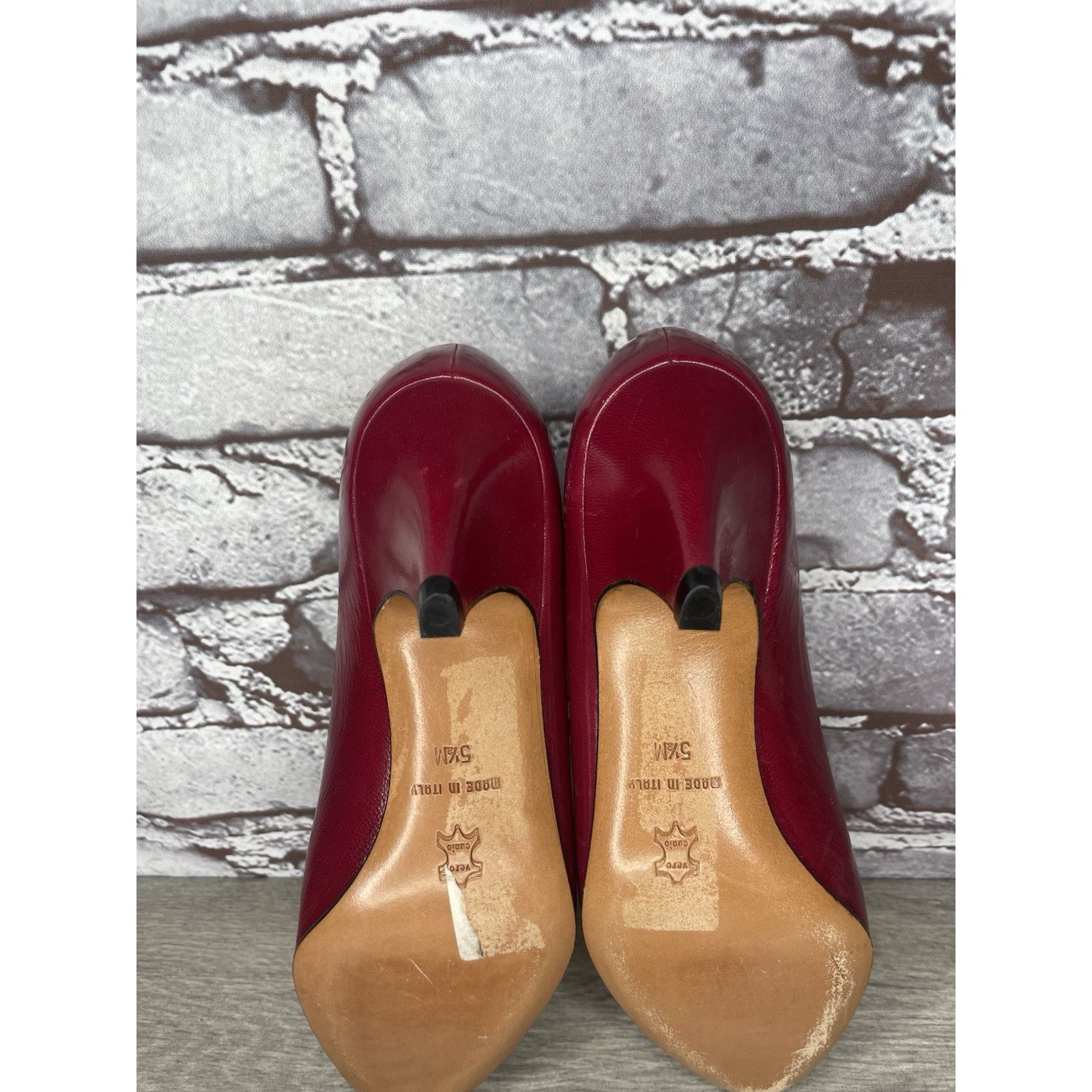 Carolina Herrera Garolini Cherry Red Leather Pointed Toe Italy Dress Heels Wo Size US 5.5 / IT 35.5 - 22 Thumbnail