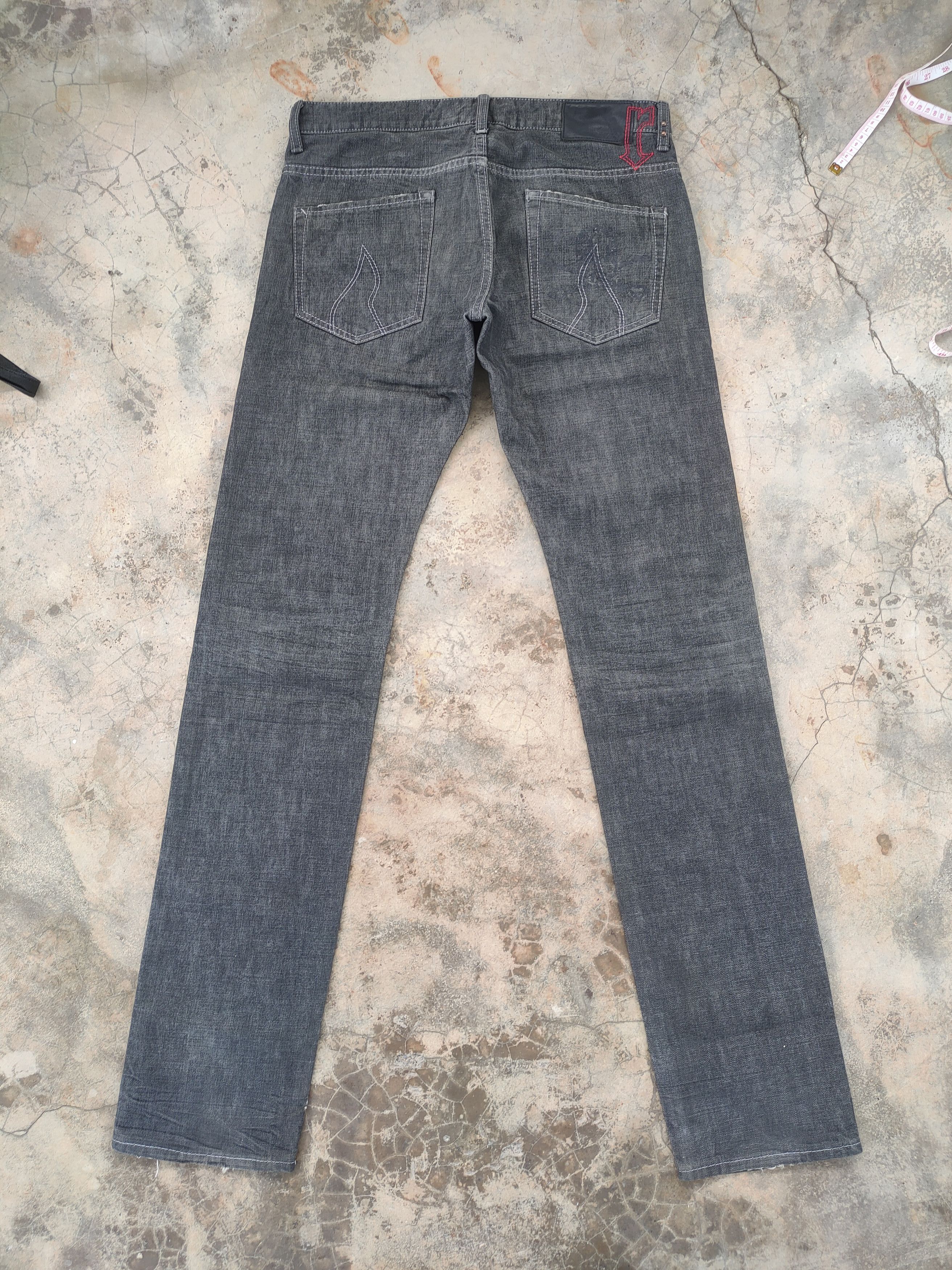 Roen W32 VINTAGE ROEN SKINNY FADED BLACK DISTRESSED JEAN PANTS Size US 32 / EU 48 - 9 Thumbnail