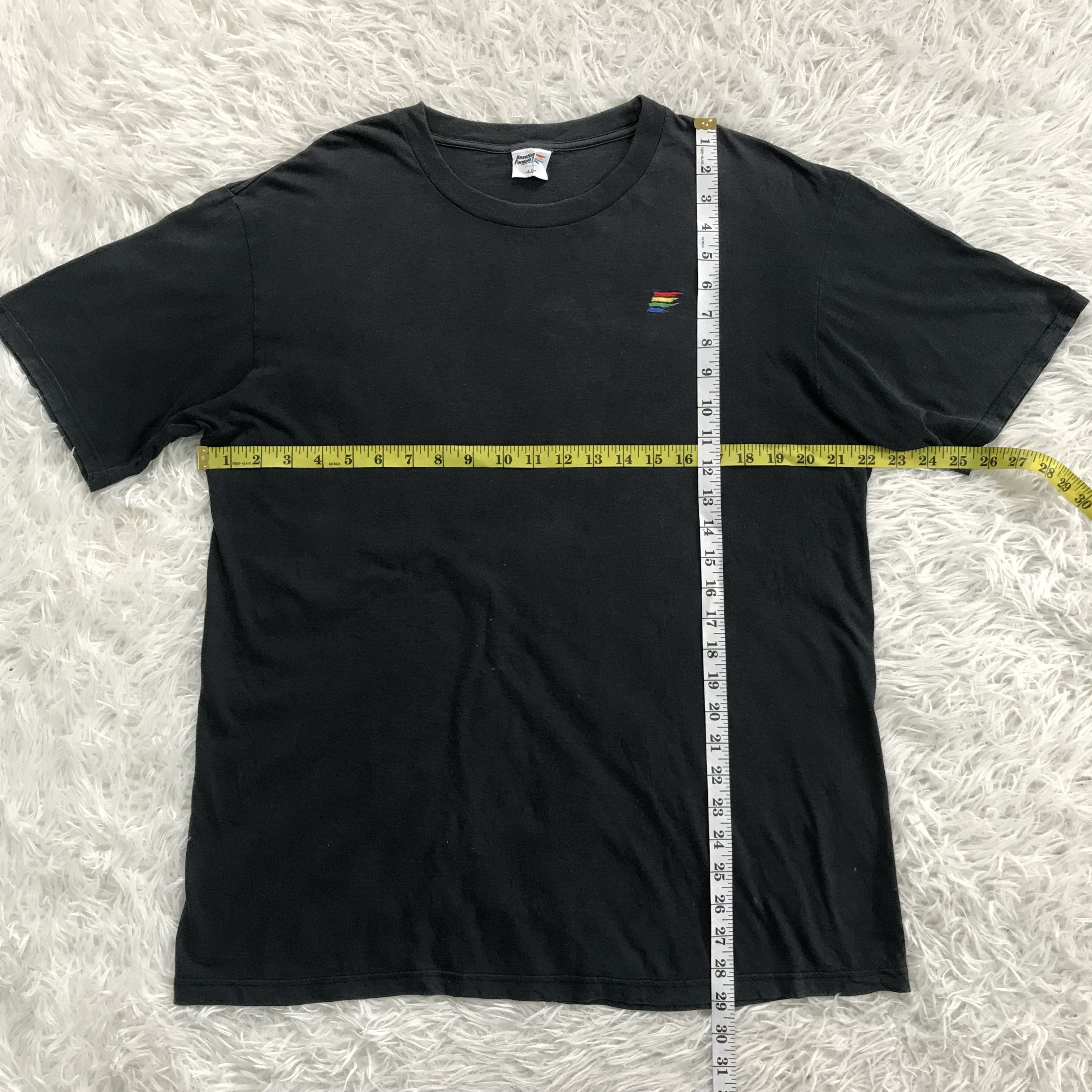Japanese Brand Benetton formula tshirt Size US L / EU 52-54 / 3 - 3 Thumbnail