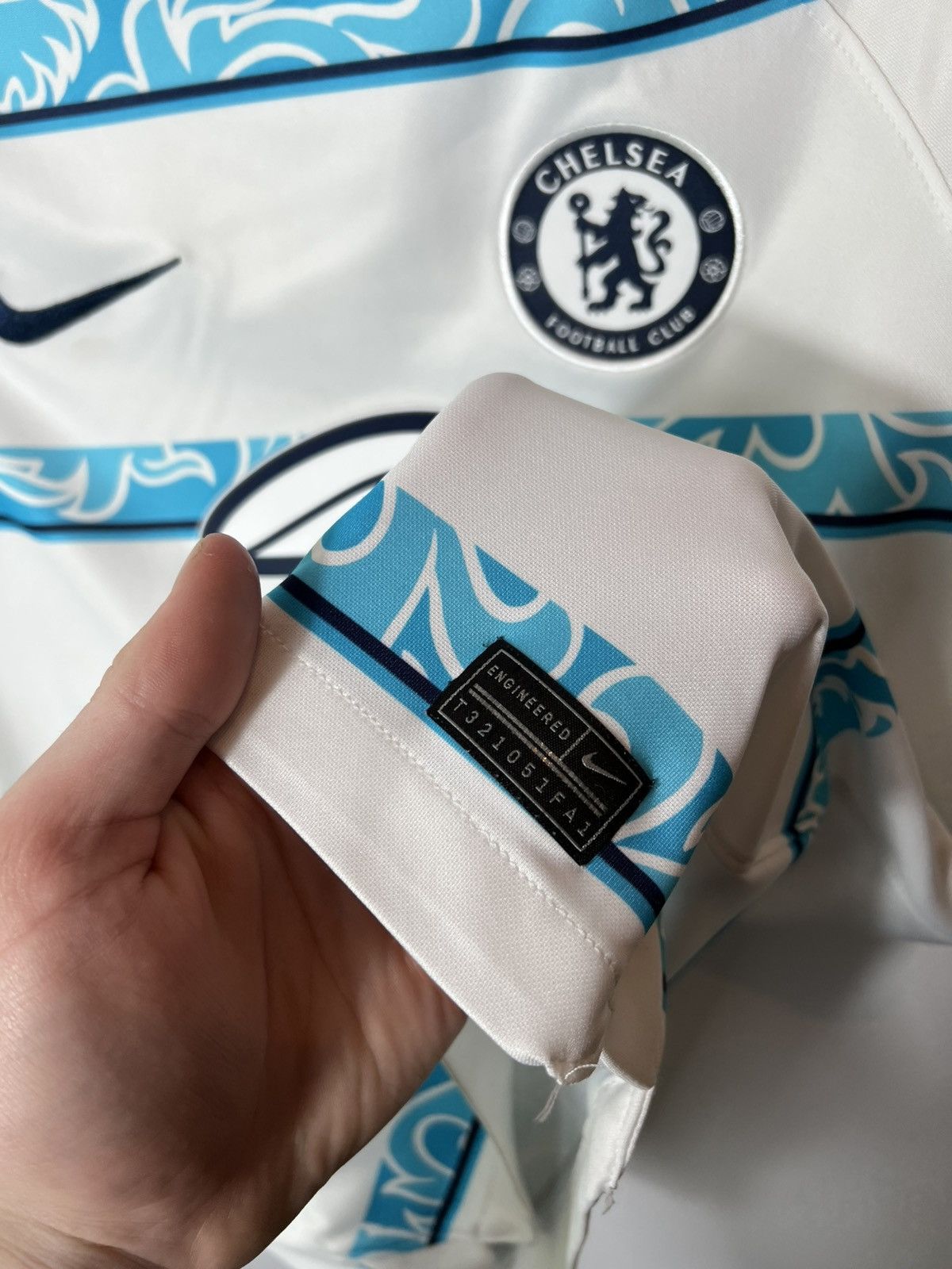 Nike CHELSEA 2022 23 Away FOOTBALL SOCCER JERSEY NIKE DM1834-101 Size US S / EU 44-46 / 1 - 8 Thumbnail