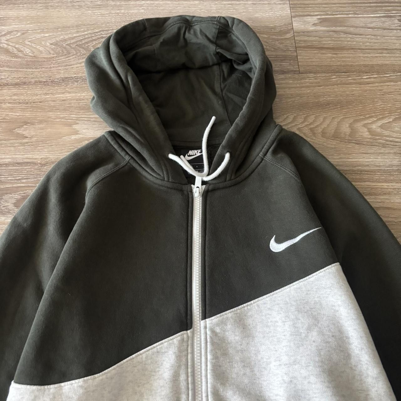 Nike Crazy Vintage Y2K/2000s Olive Green White Nike Streetwear Zip Up Hoodie! Size L Size US L / EU 52-54 / 3 - 2 Thumbnail