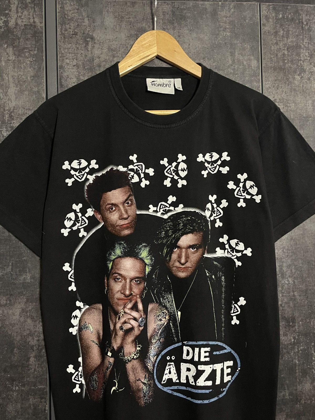 Band Tees Vintage 90s Die Arzte Skull Rock Band T Shirt Oasis Deftones Size US M / EU 48-50 / 2 - 4 Thumbnail