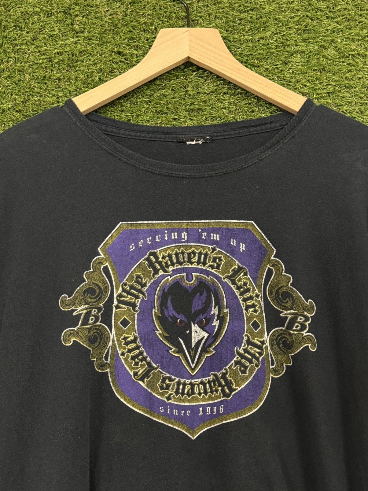 NFL RARE Vintage Baltimore Ravens Lair Gothic Logo Tee Large Size US L / EU 52-54 / 3 - 2 Thumbnail
